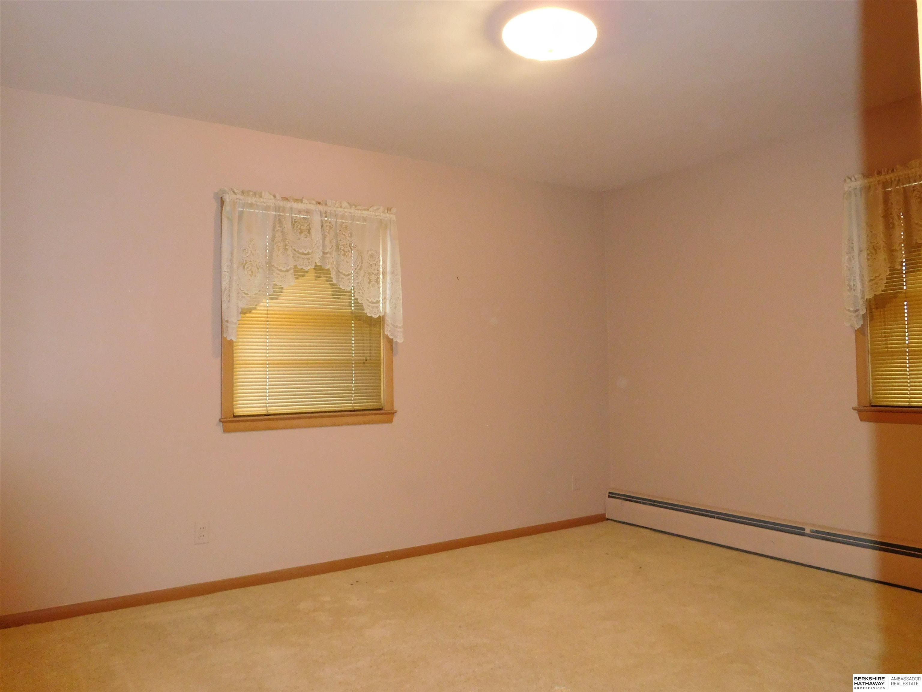 Omaha, Nebraska 68117, United States, 2 Bedrooms Bedrooms, ,2 BathroomsBathrooms,Residential,Pending,8094