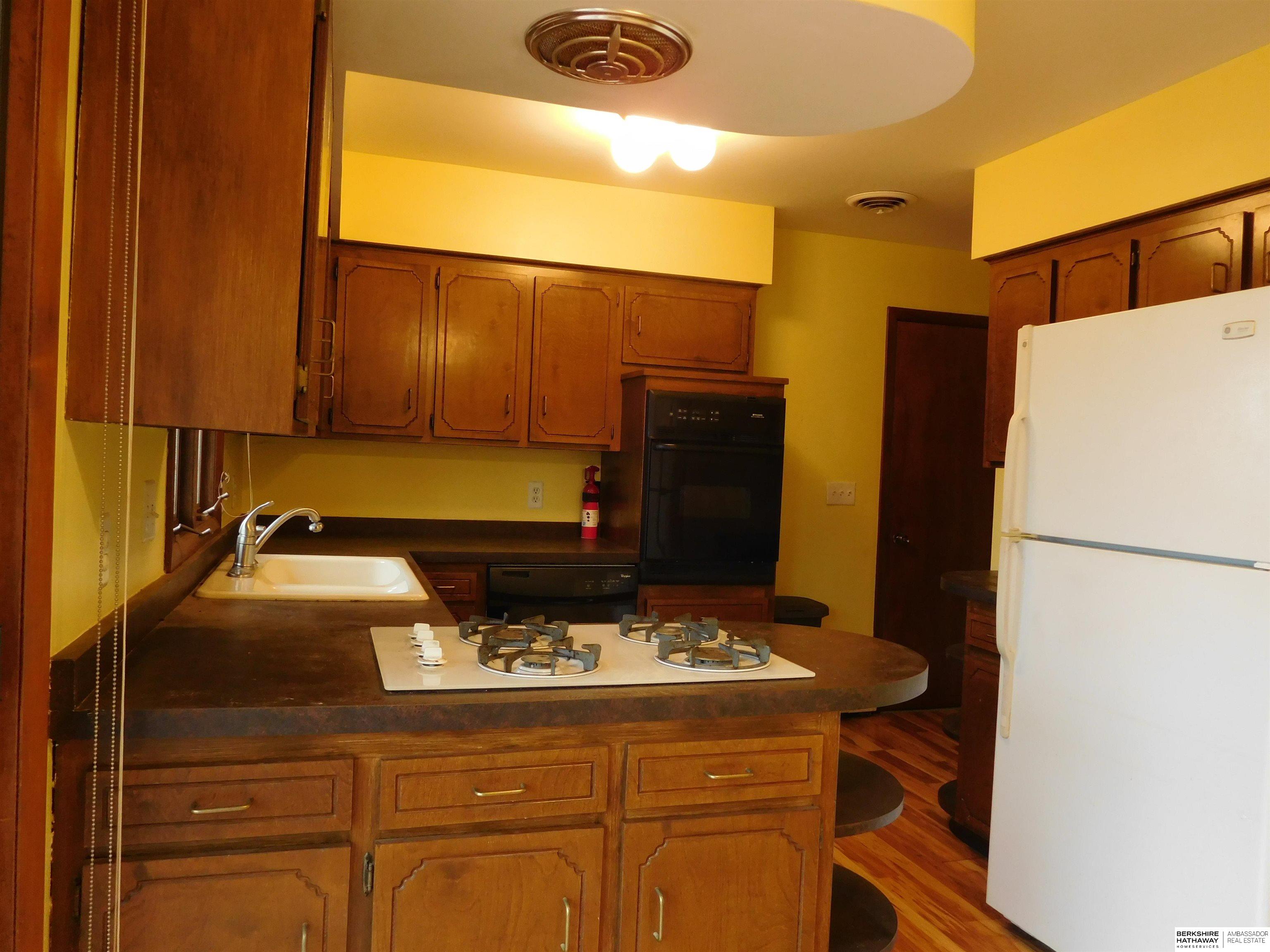 Omaha, Nebraska 68117, United States, 2 Bedrooms Bedrooms, ,2 BathroomsBathrooms,Residential,Pending,8094