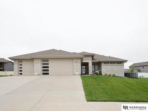 MLS: 22510509