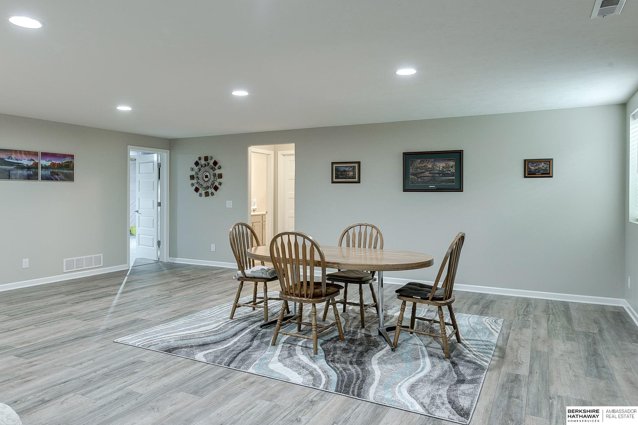 Elkhorn, Nebraska 68022, United States, 3 Bedrooms Bedrooms, ,3 BathroomsBathrooms,Residential,Pending,22183