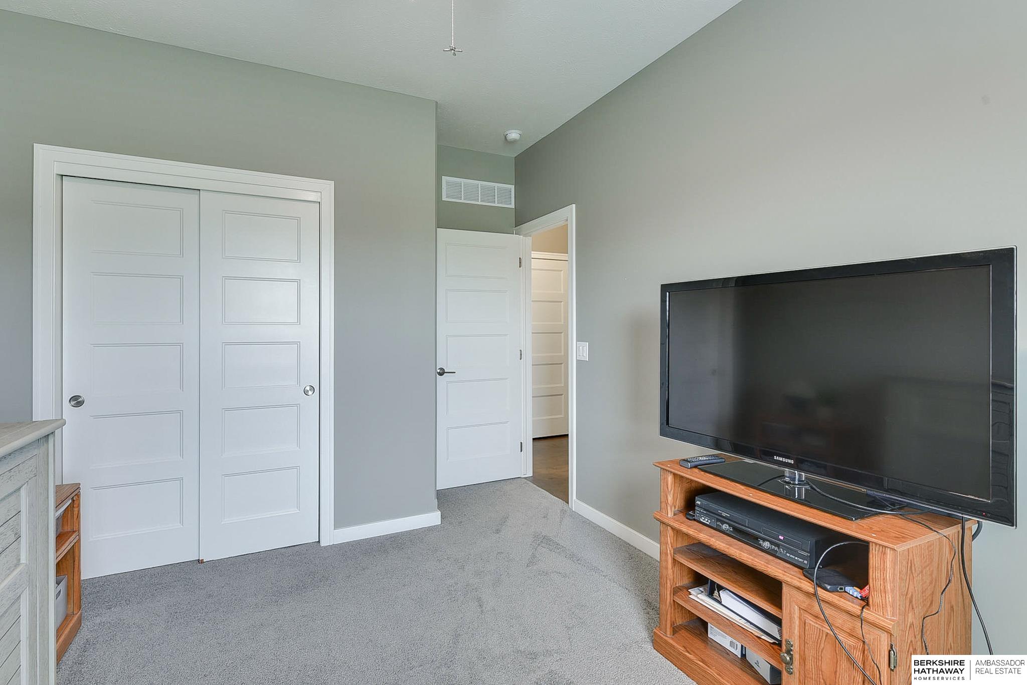 Elkhorn, Nebraska 68022, United States, 3 Bedrooms Bedrooms, ,3 BathroomsBathrooms,Residential,Pending,22183