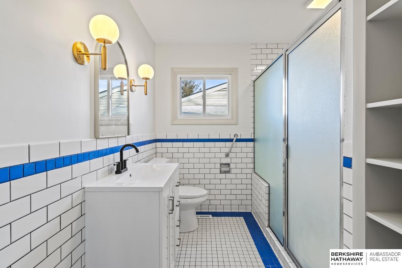 Omaha, Nebraska 68106, United States, 3 Bedrooms Bedrooms, ,2 BathroomsBathrooms,Residential,Pending,14520