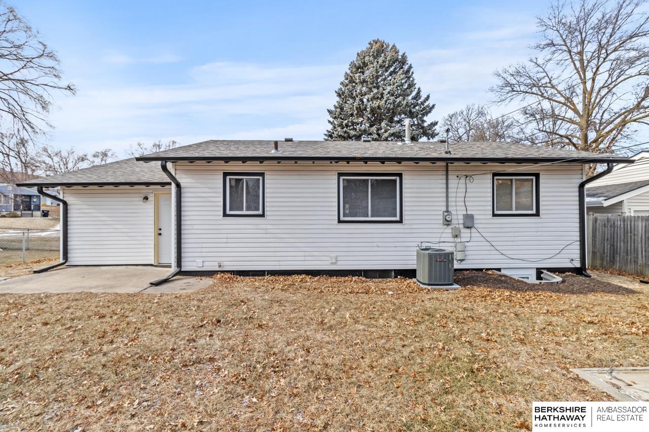 Omaha, Nebraska 68106, United States, 3 Bedrooms Bedrooms, ,2 BathroomsBathrooms,Residential,Pending,14520