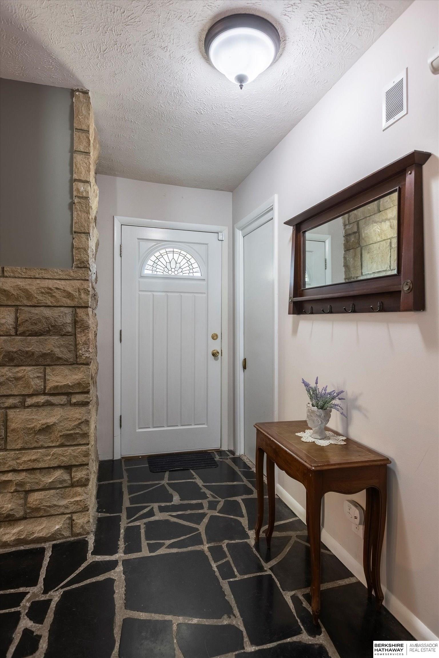 Omaha, Nebraska 68132, United States, 3 Bedrooms Bedrooms, ,3 BathroomsBathrooms,Residential,Pending,110855