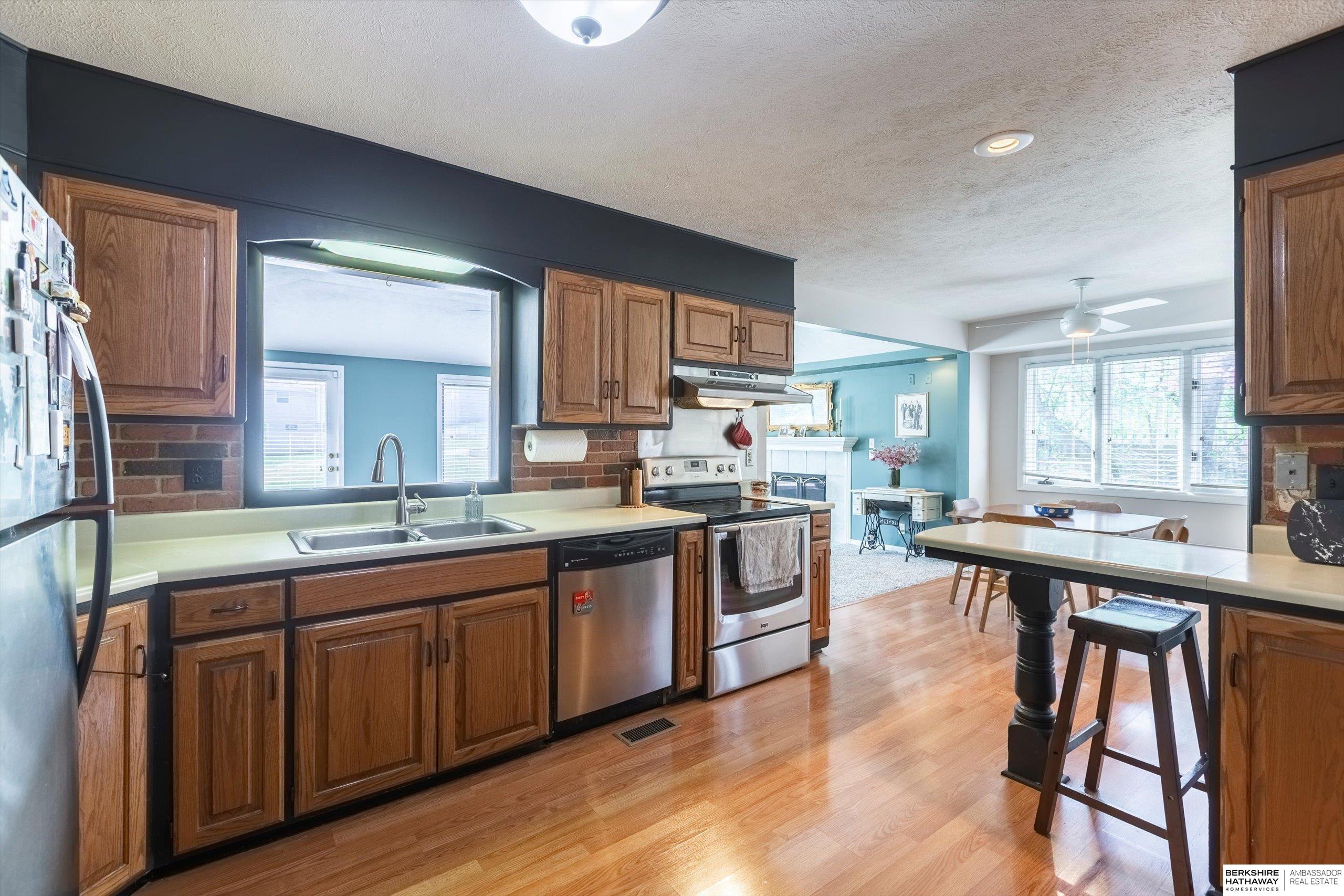 Omaha, Nebraska 68132, United States, 3 Bedrooms Bedrooms, ,3 BathroomsBathrooms,Residential,Pending,110855