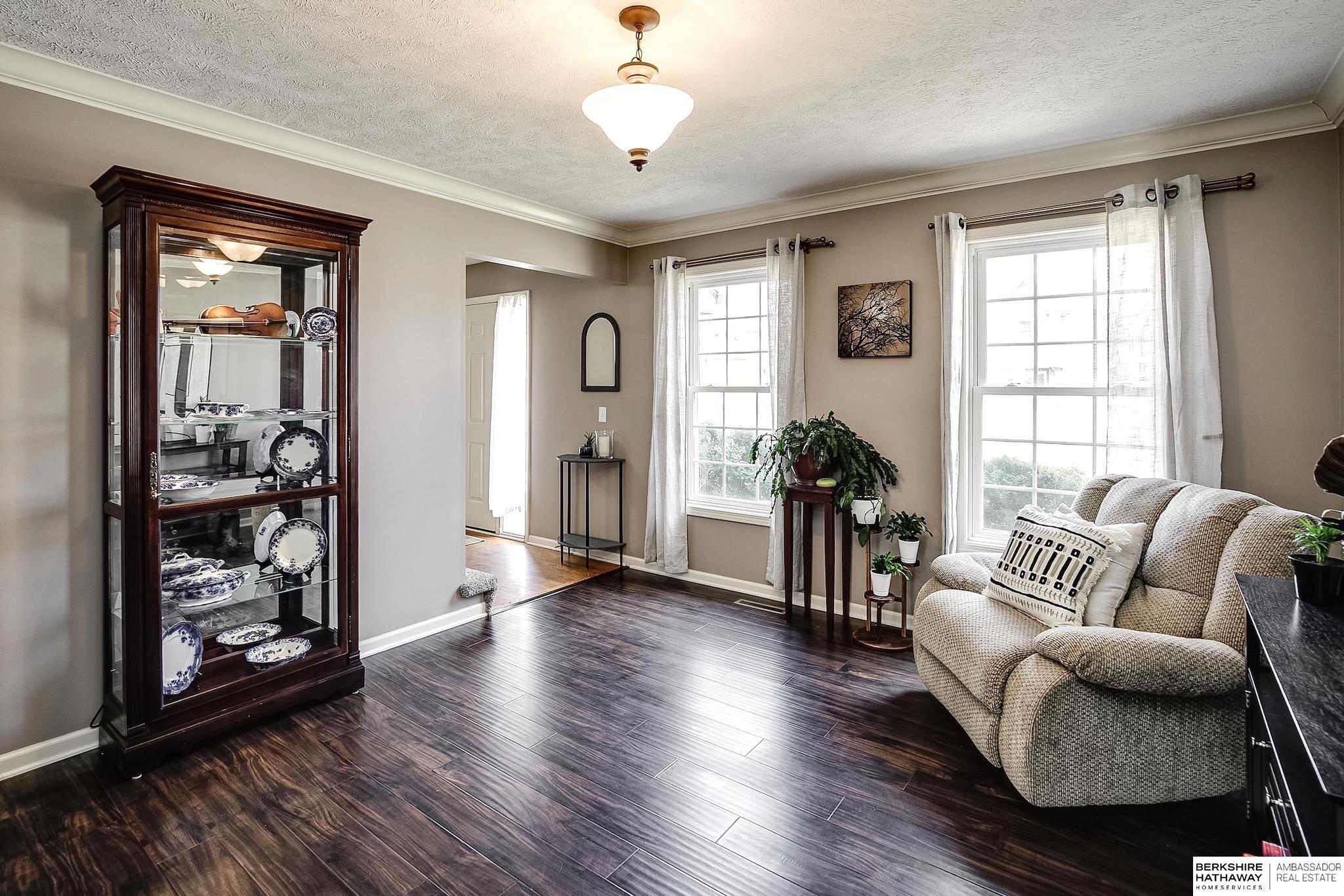 Omaha, Nebraska 68116, United States, 4 Bedrooms Bedrooms, ,3 BathroomsBathrooms,Residential,Active,96704