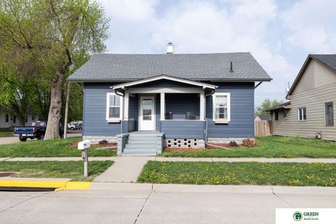 MLS: 22511097