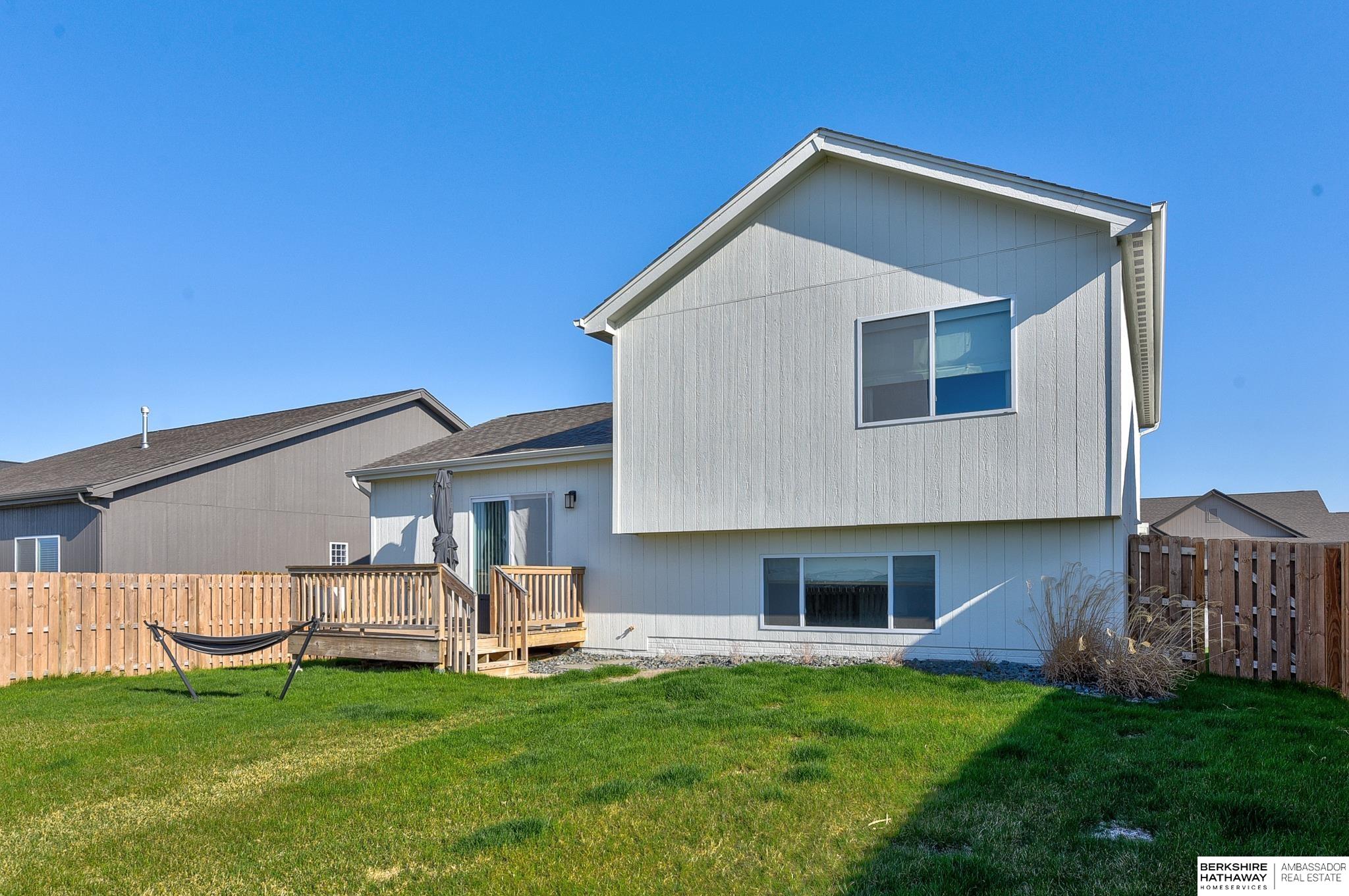 Omaha, Nebraska 68116, United States, 3 Bedrooms Bedrooms, ,3 BathroomsBathrooms,Residential,Pending,115368