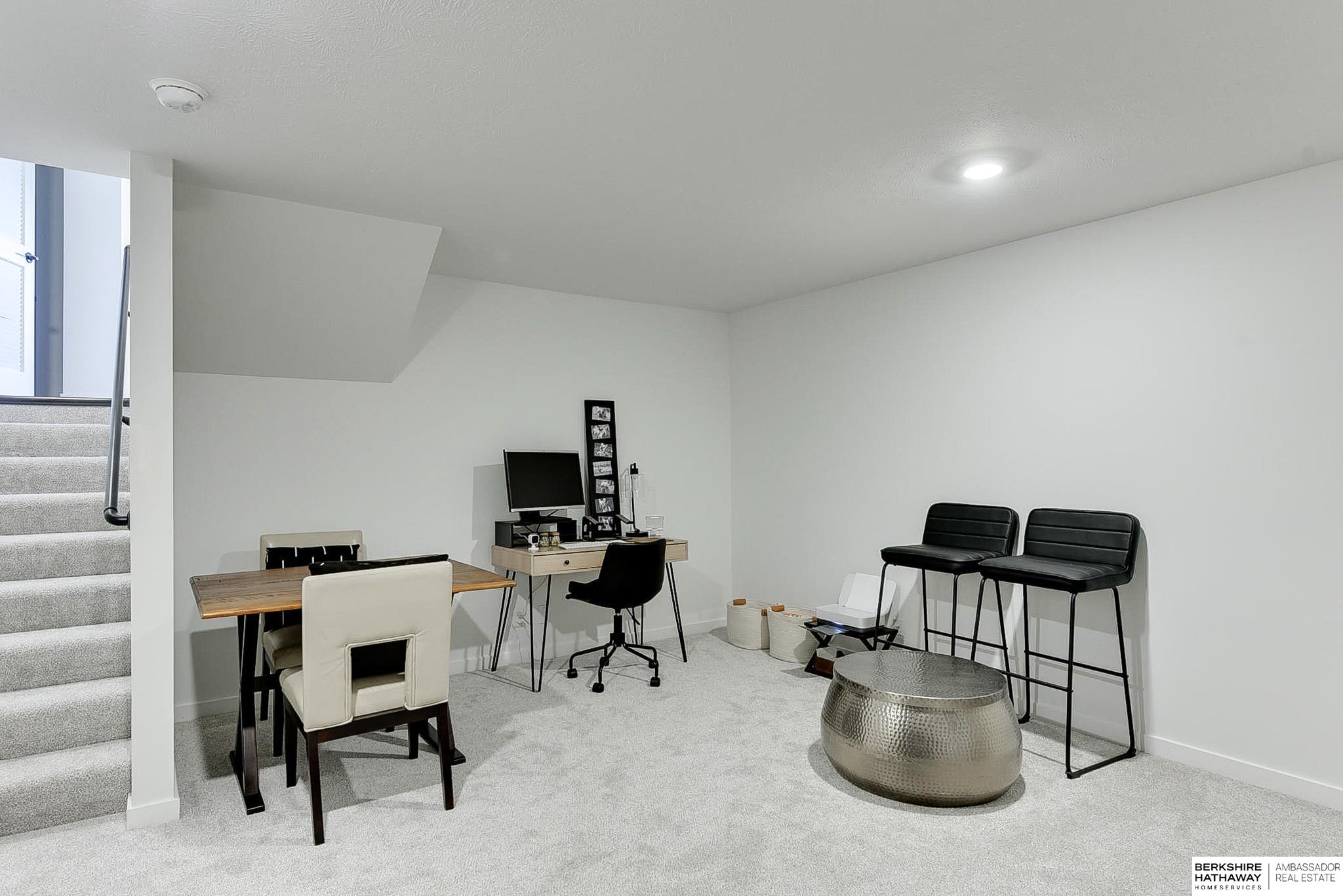 Omaha, Nebraska 68116, United States, 3 Bedrooms Bedrooms, ,3 BathroomsBathrooms,Residential,Pending,115368