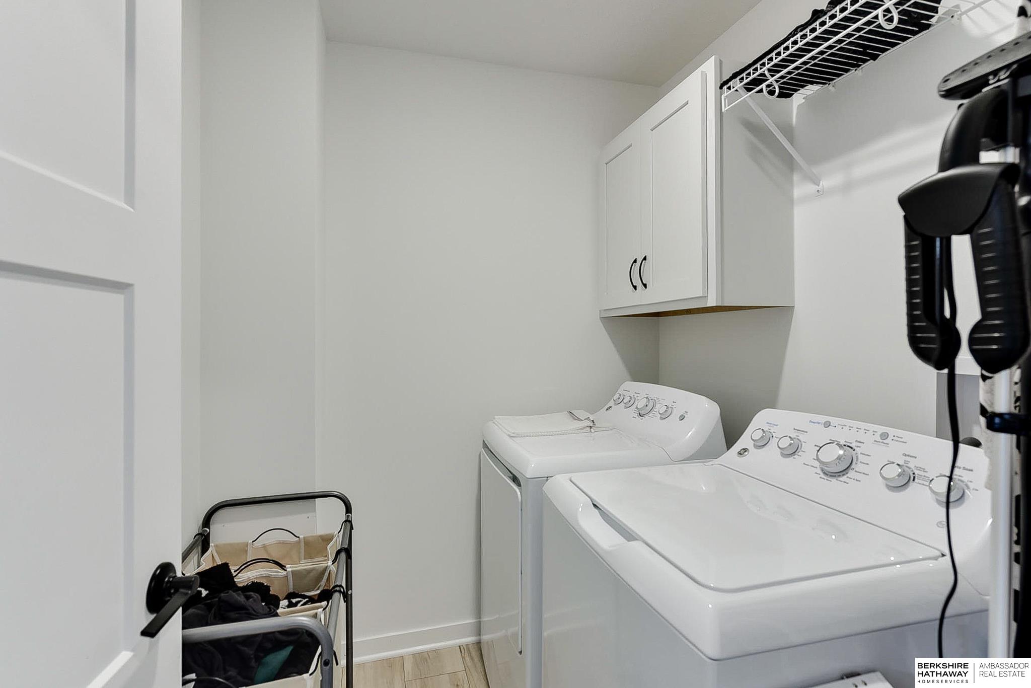 Omaha, Nebraska 68116, United States, 3 Bedrooms Bedrooms, ,3 BathroomsBathrooms,Residential,Pending,115368