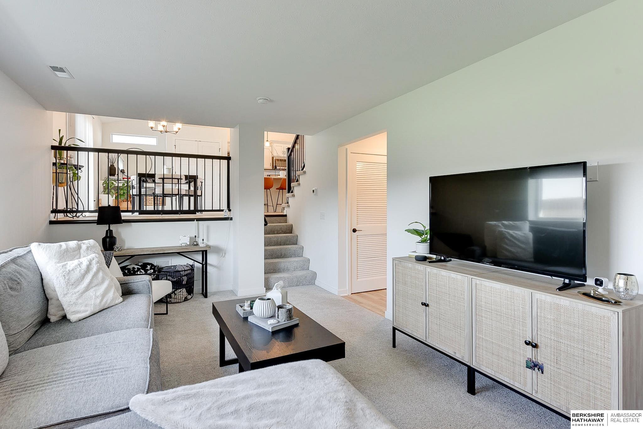 Omaha, Nebraska 68116, United States, 3 Bedrooms Bedrooms, ,3 BathroomsBathrooms,Residential,Pending,115368