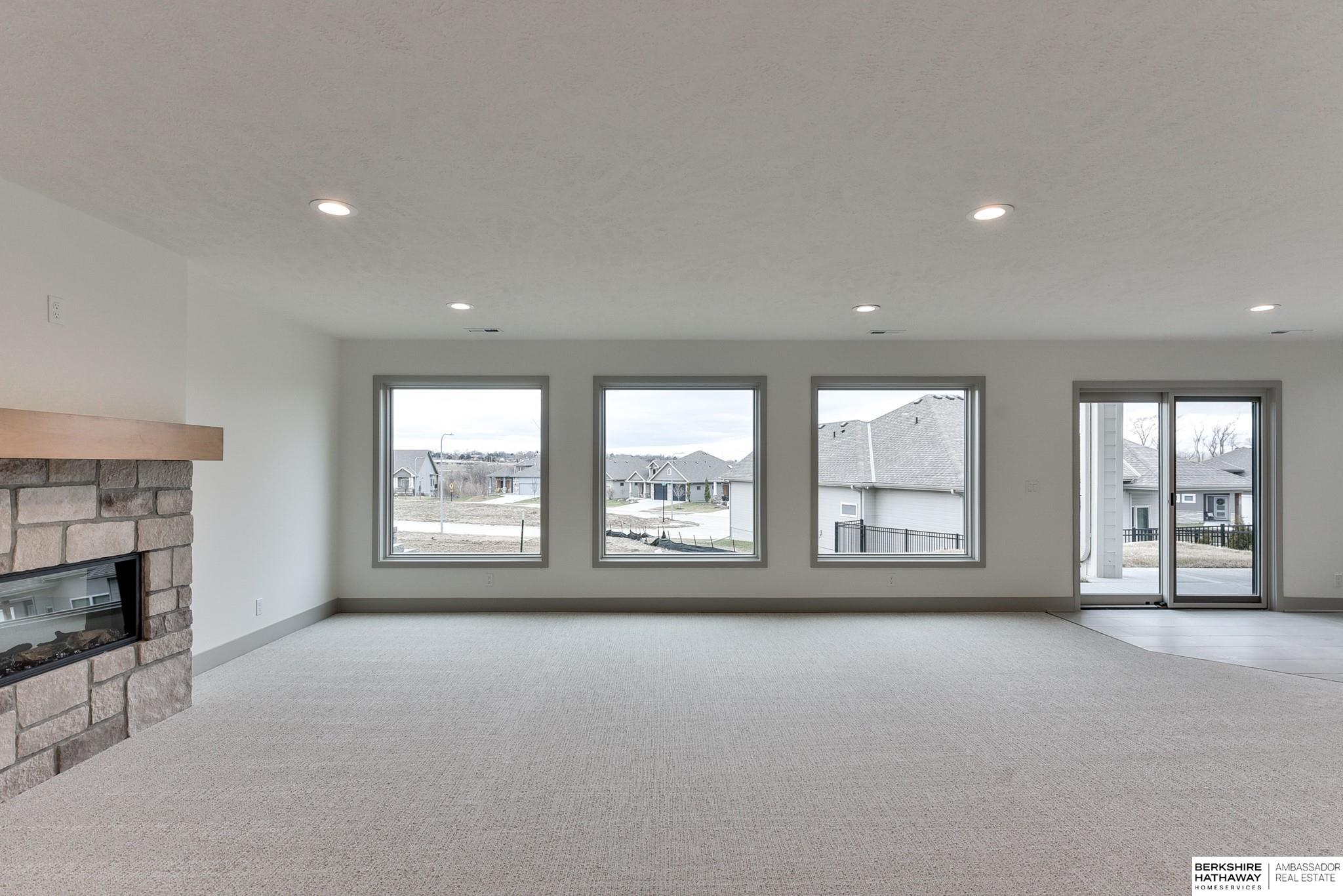 Omaha, Nebraska 68138, United States, 4 Bedrooms Bedrooms, ,3 BathroomsBathrooms,Residential,Active,40630