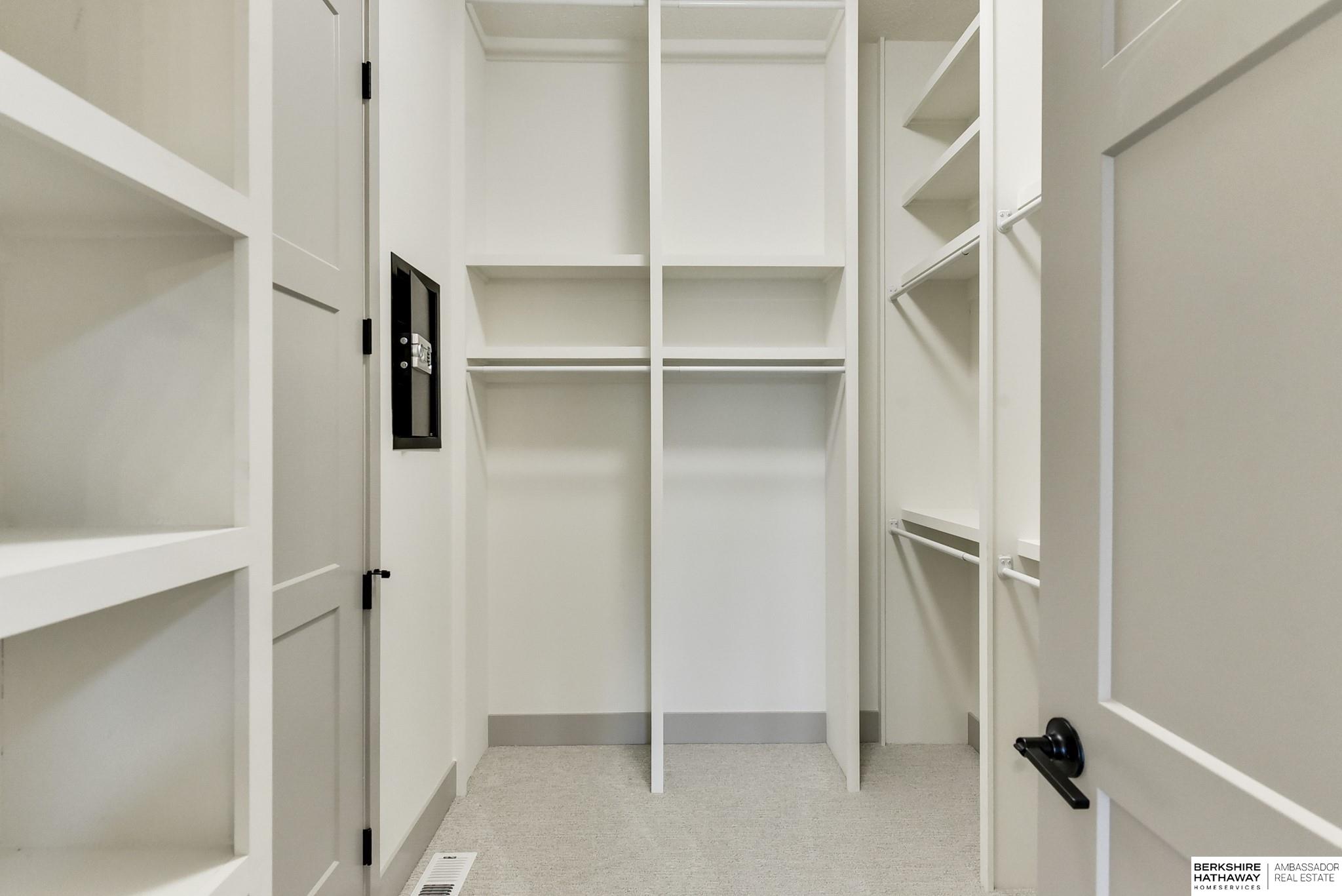 Omaha, Nebraska 68138, United States, 4 Bedrooms Bedrooms, ,3 BathroomsBathrooms,Residential,Active,40630