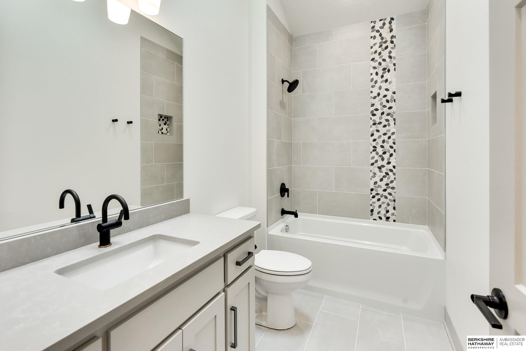 Omaha, Nebraska 68138, United States, 4 Bedrooms Bedrooms, ,3 BathroomsBathrooms,Residential,Active,40630