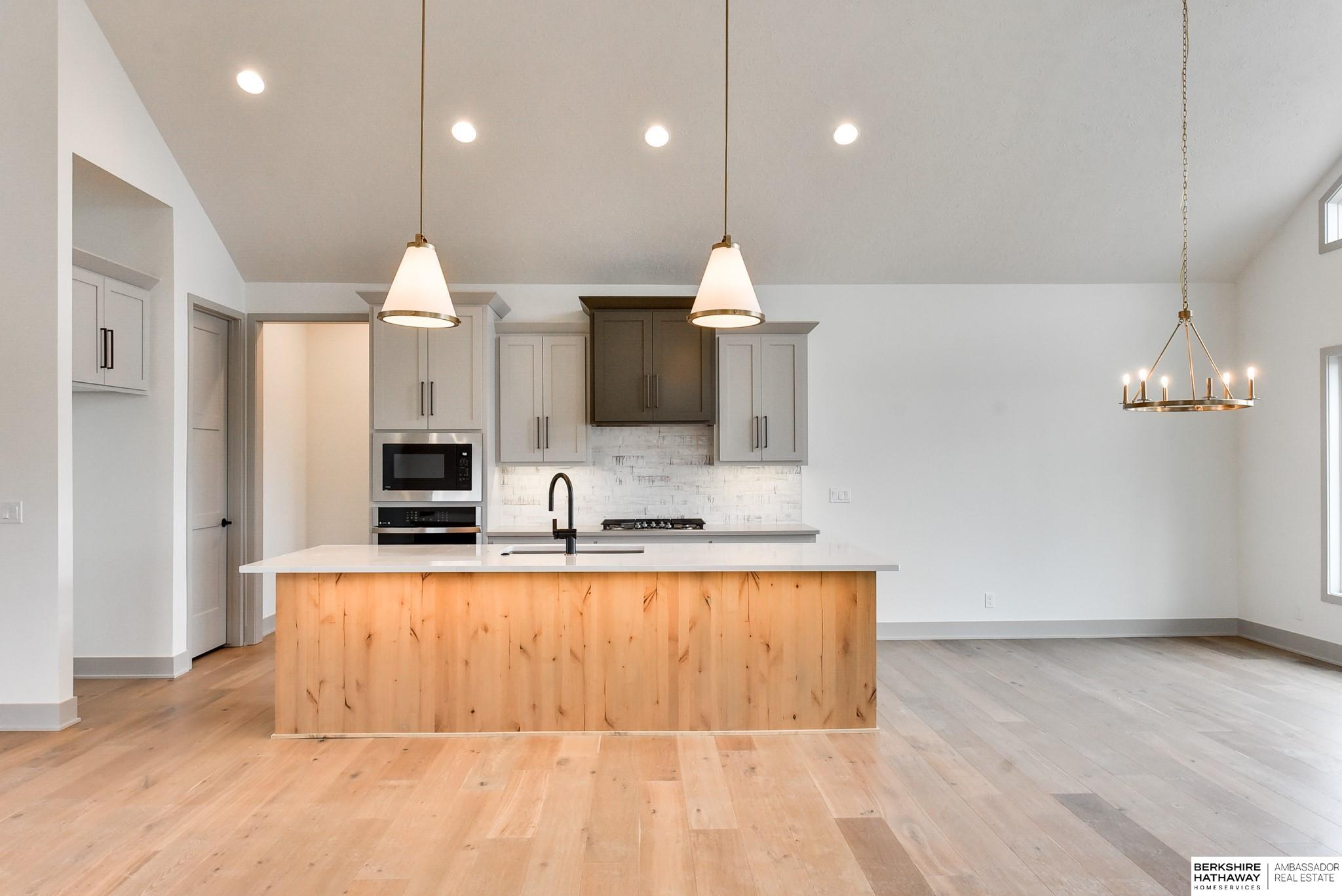 Omaha, Nebraska 68138, United States, 4 Bedrooms Bedrooms, ,3 BathroomsBathrooms,Residential,Active,40630