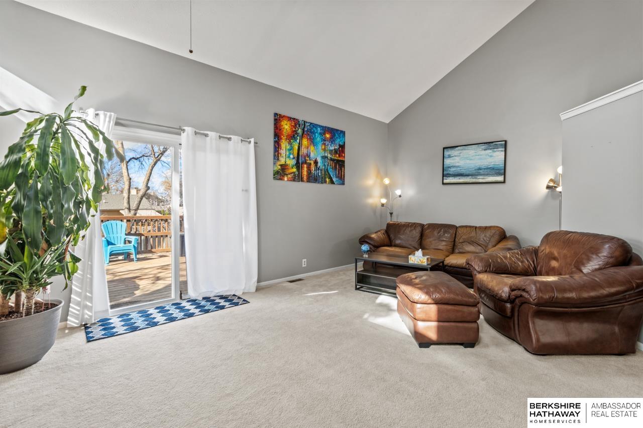 Omaha, Nebraska 68135, United States, 3 Bedrooms Bedrooms, ,3 BathroomsBathrooms,Residential,Pending,120039