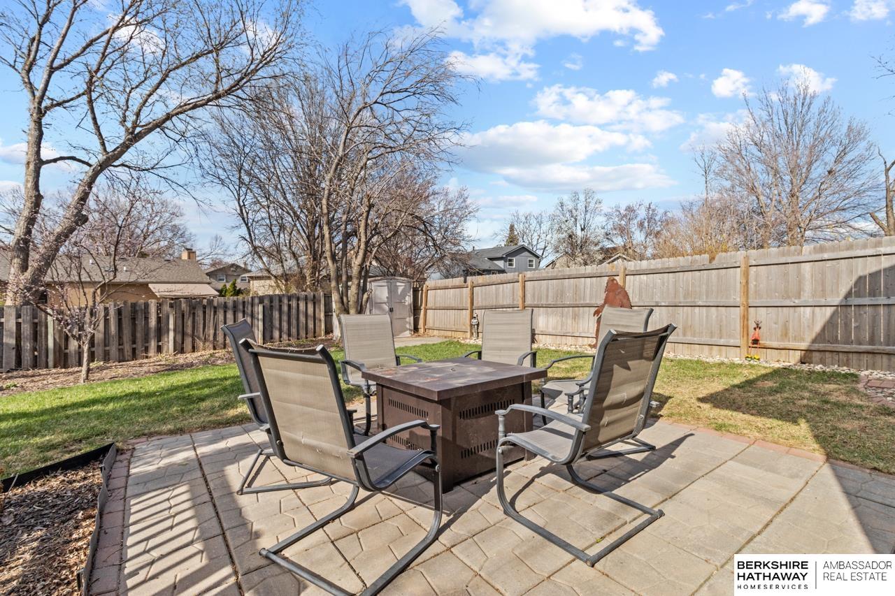 Omaha, Nebraska 68135, United States, 3 Bedrooms Bedrooms, ,3 BathroomsBathrooms,Residential,Pending,120039