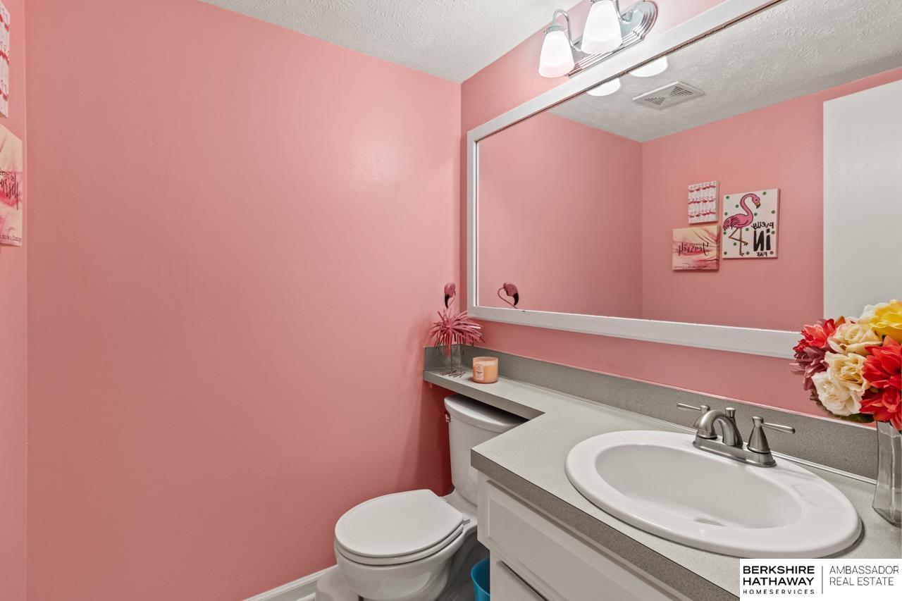 Omaha, Nebraska 68135, United States, 3 Bedrooms Bedrooms, ,3 BathroomsBathrooms,Residential,Pending,120039