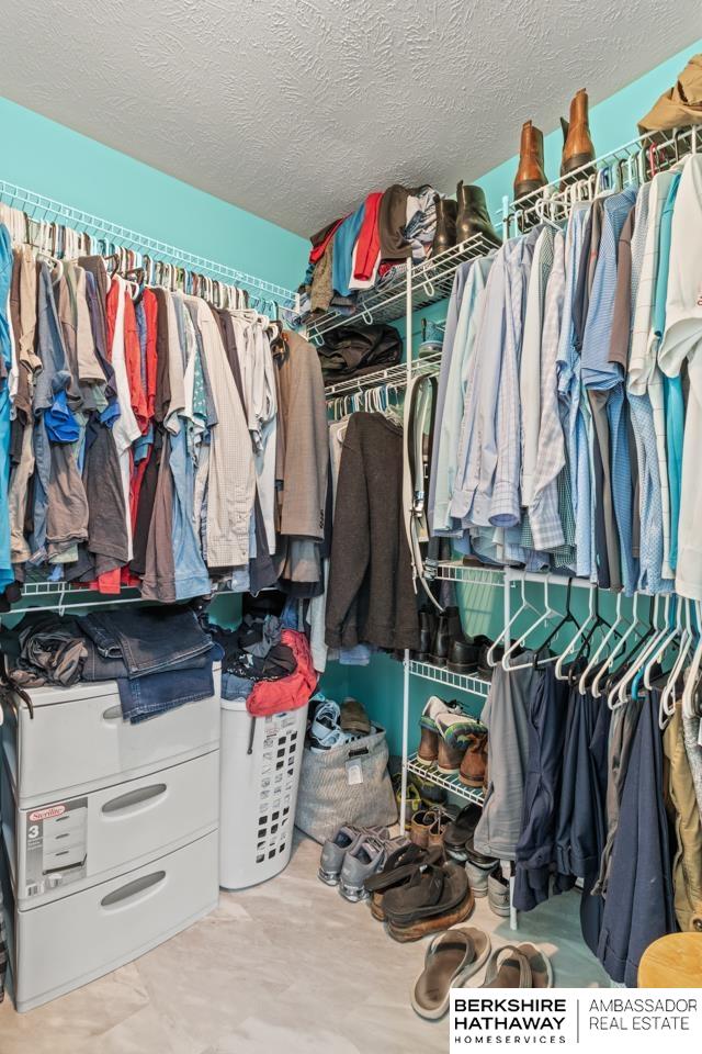 Omaha, Nebraska 68135, United States, 3 Bedrooms Bedrooms, ,3 BathroomsBathrooms,Residential,Pending,120039