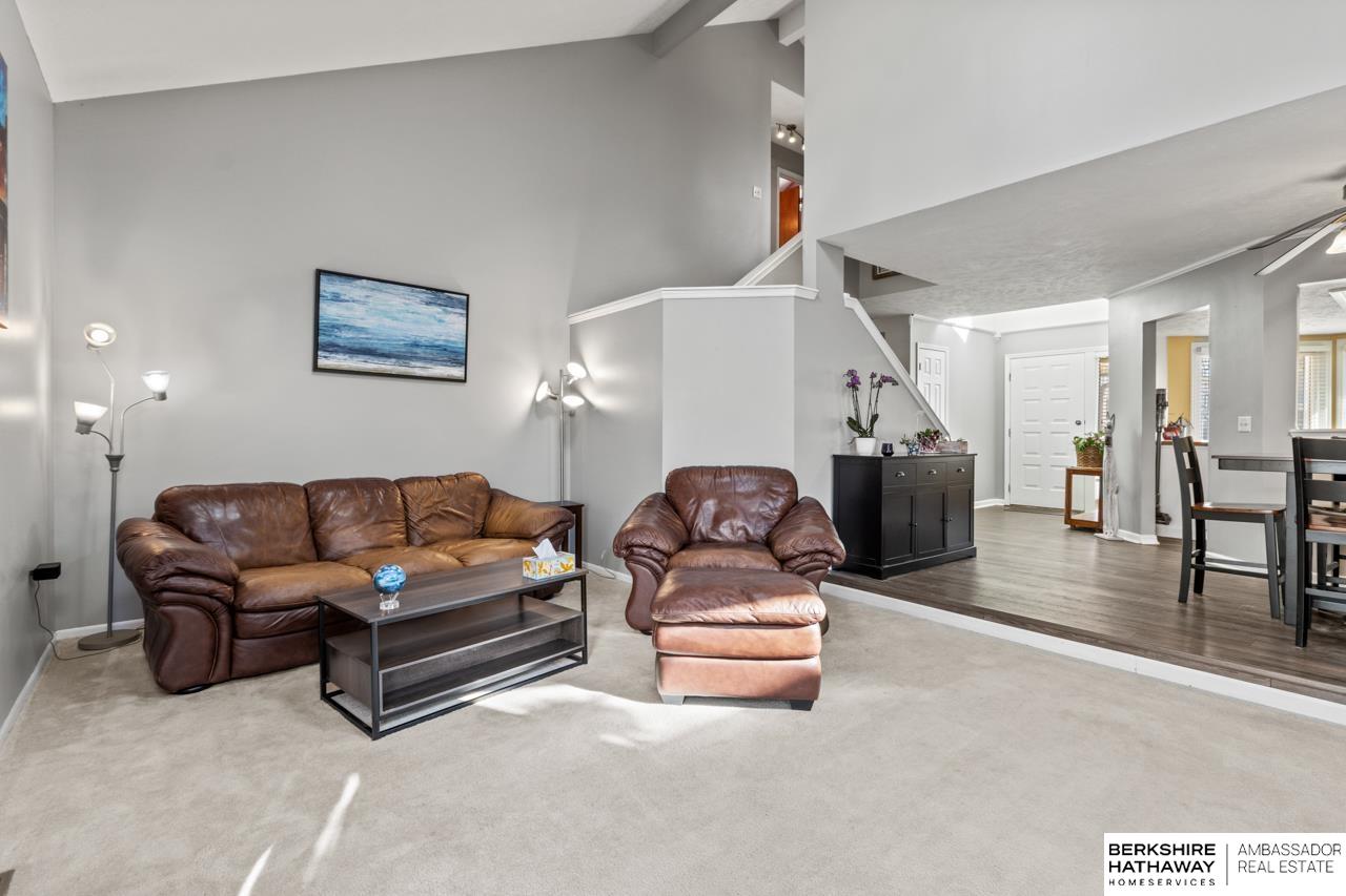 Omaha, Nebraska 68135, United States, 3 Bedrooms Bedrooms, ,3 BathroomsBathrooms,Residential,Pending,120039