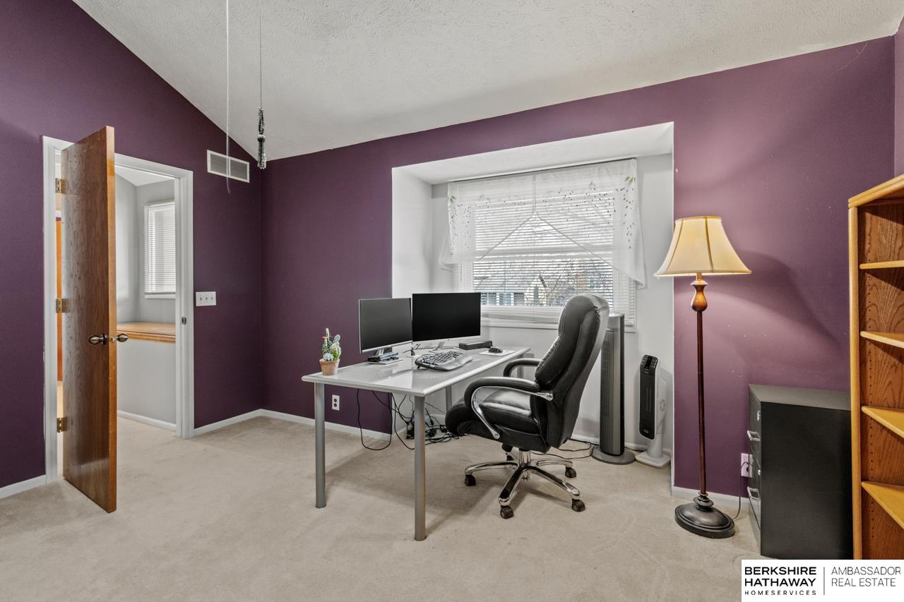 Omaha, Nebraska 68135, United States, 3 Bedrooms Bedrooms, ,3 BathroomsBathrooms,Residential,Pending,120039