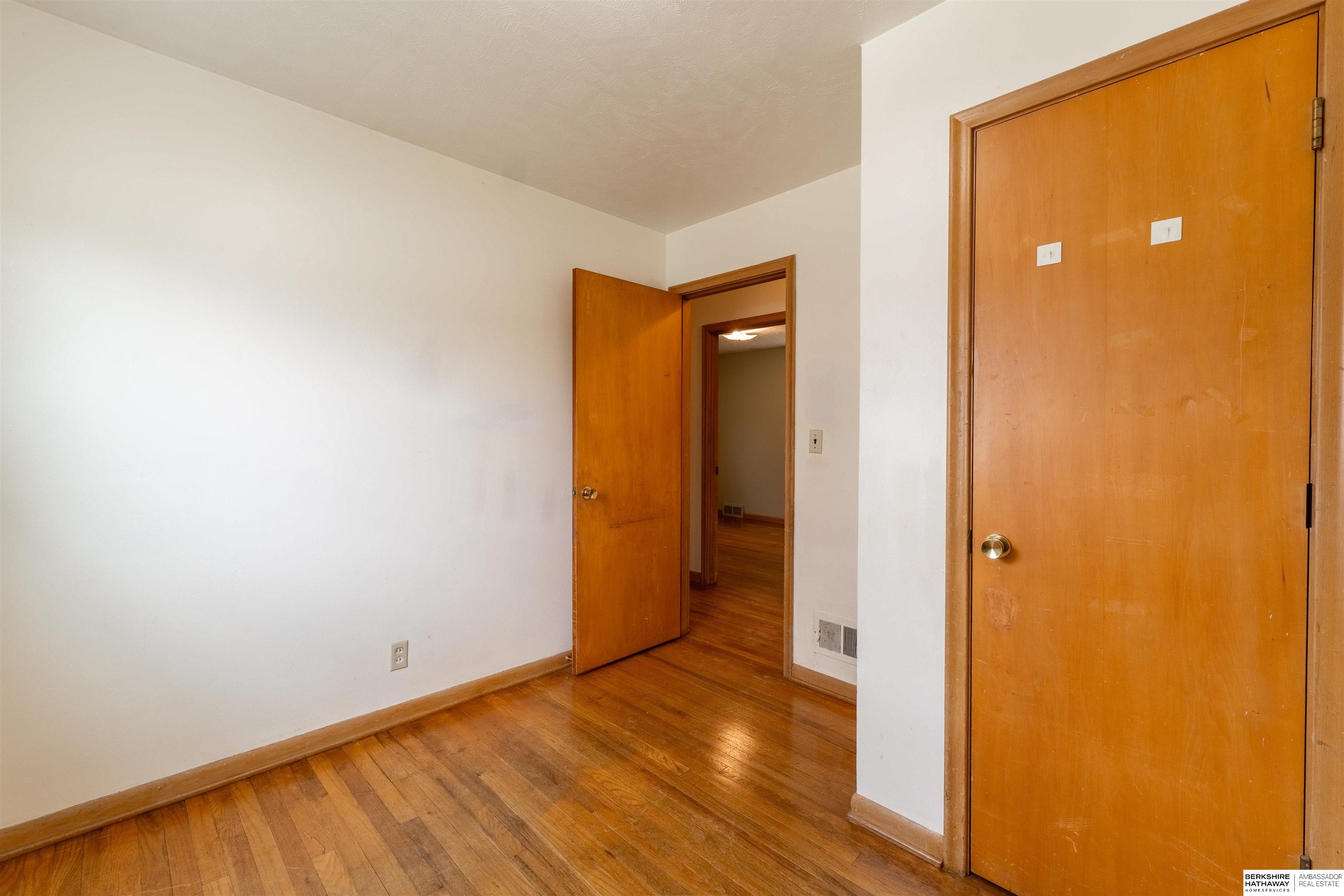 Omaha, Nebraska 68124, United States, 3 Bedrooms Bedrooms, ,2 BathroomsBathrooms,Residential,Pending,100482