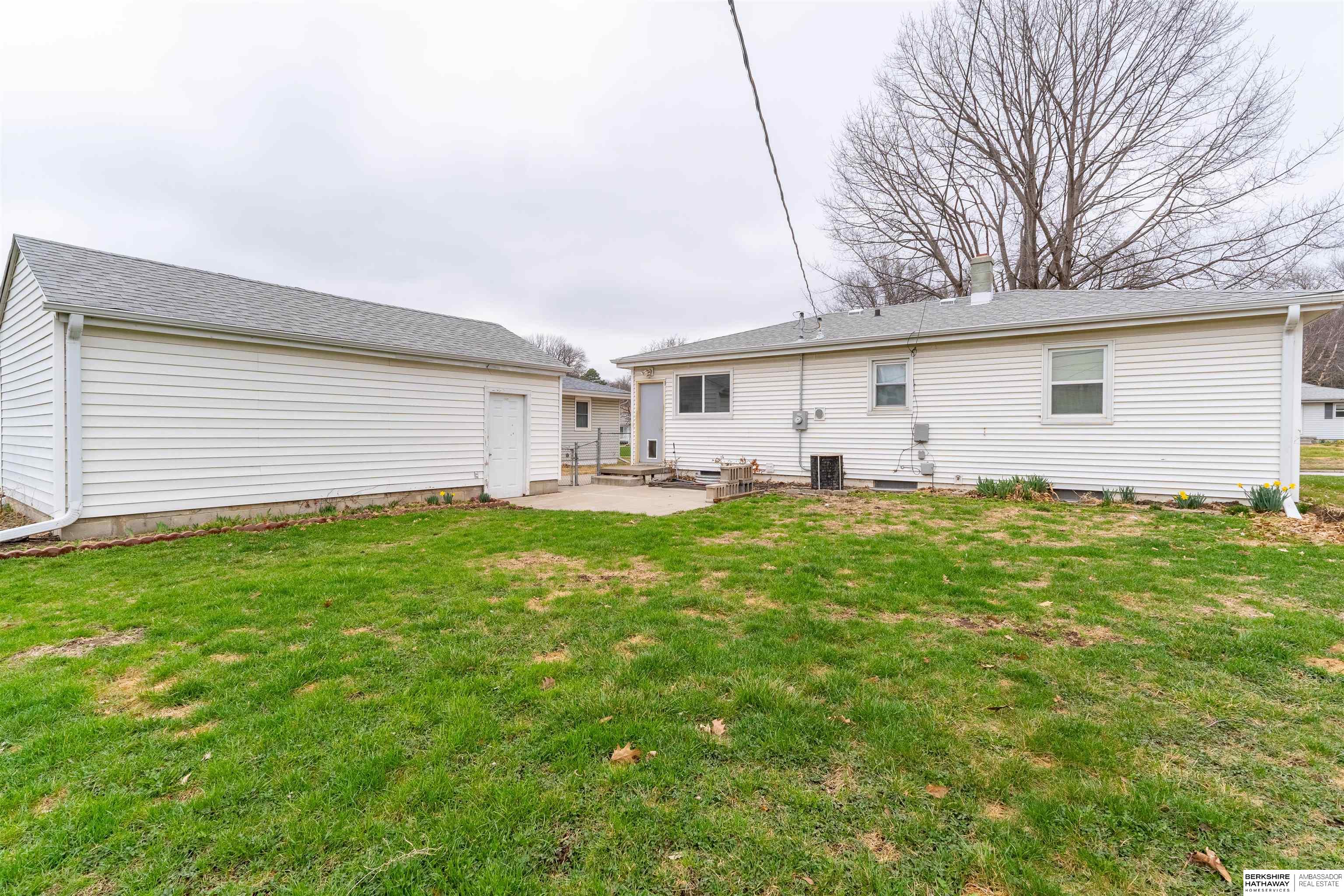 Omaha, Nebraska 68124, United States, 3 Bedrooms Bedrooms, ,2 BathroomsBathrooms,Residential,Pending,100482