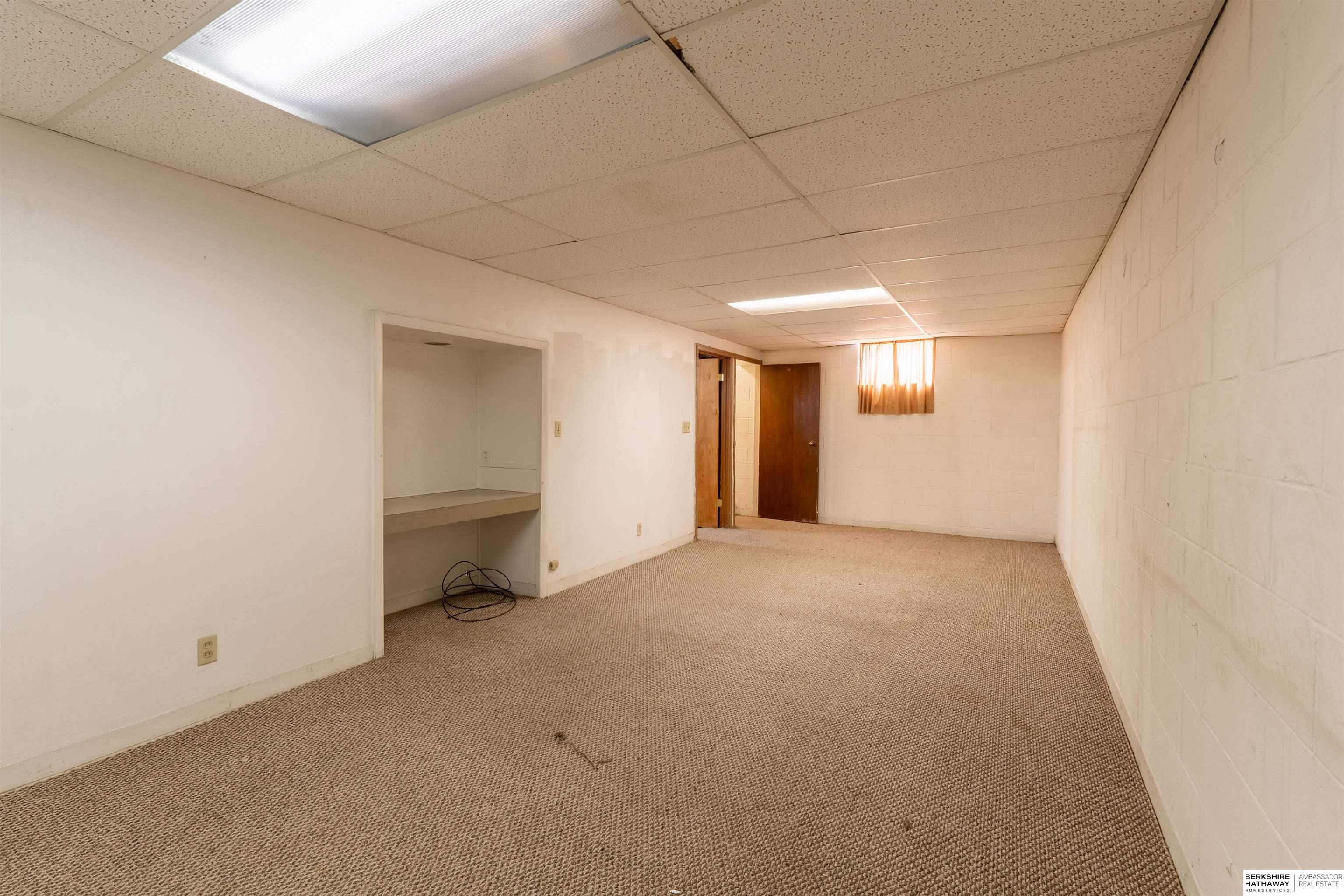 Omaha, Nebraska 68124, United States, 3 Bedrooms Bedrooms, ,2 BathroomsBathrooms,Residential,Pending,100482