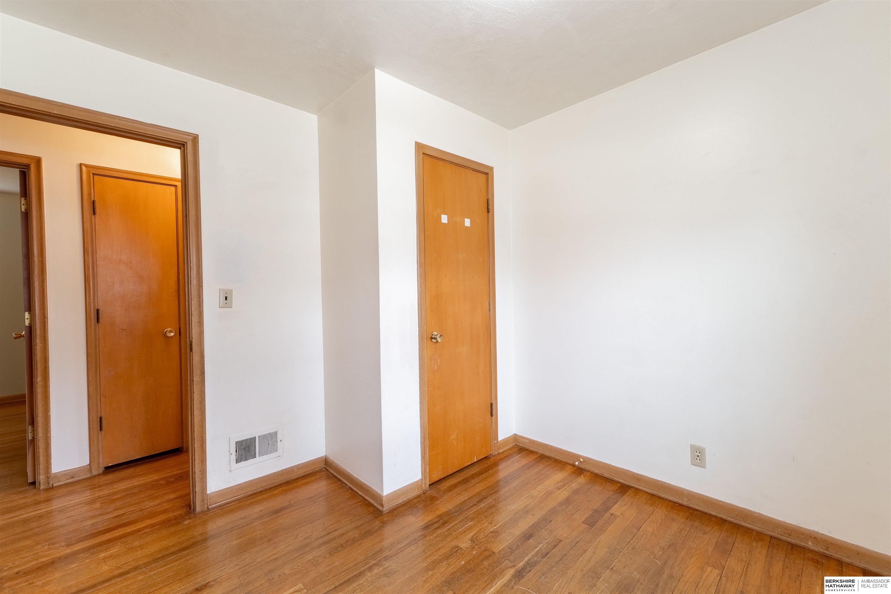 Omaha, Nebraska 68124, United States, 3 Bedrooms Bedrooms, ,2 BathroomsBathrooms,Residential,Pending,100482