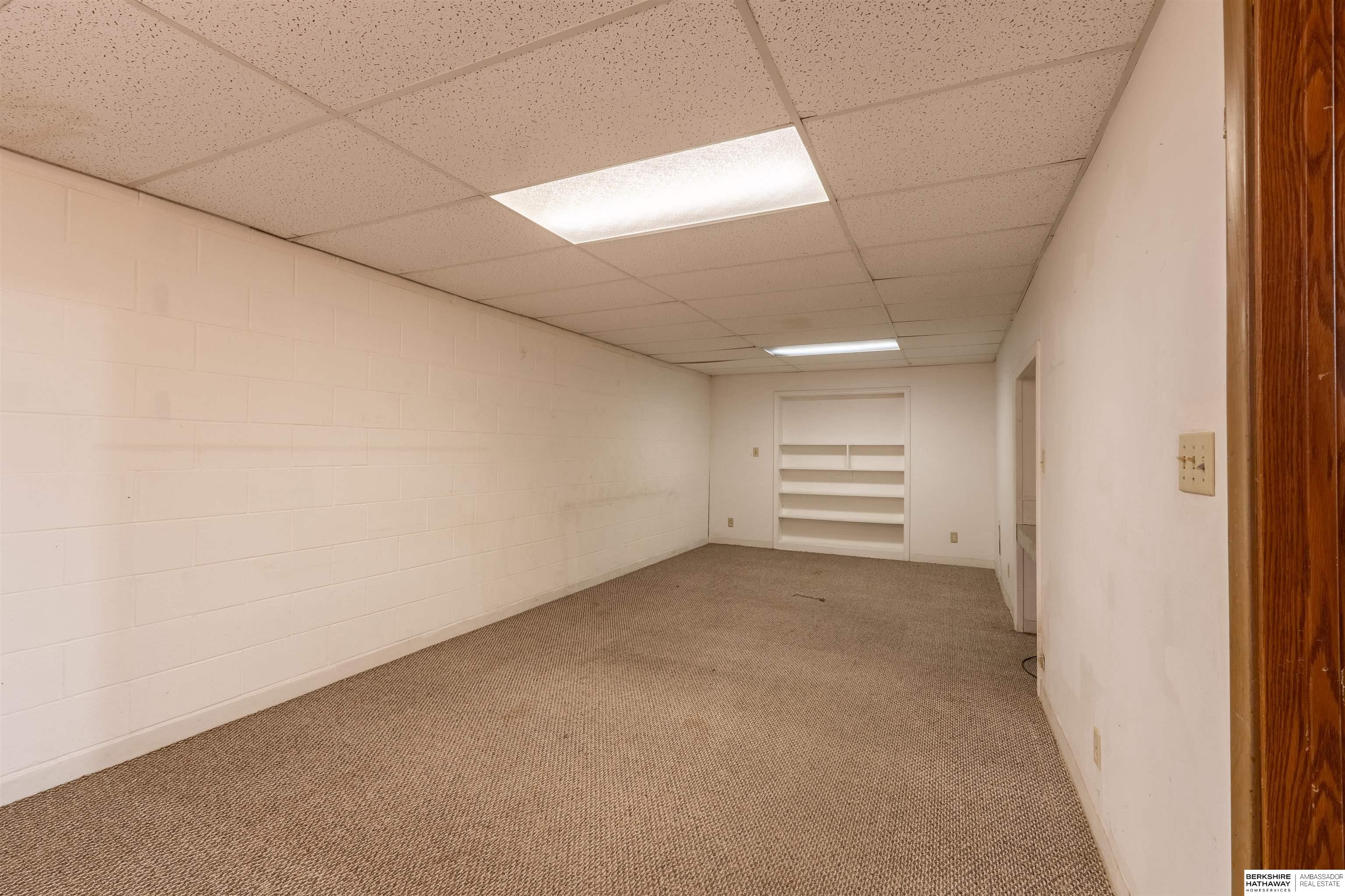 Omaha, Nebraska 68124, United States, 3 Bedrooms Bedrooms, ,2 BathroomsBathrooms,Residential,Pending,100482