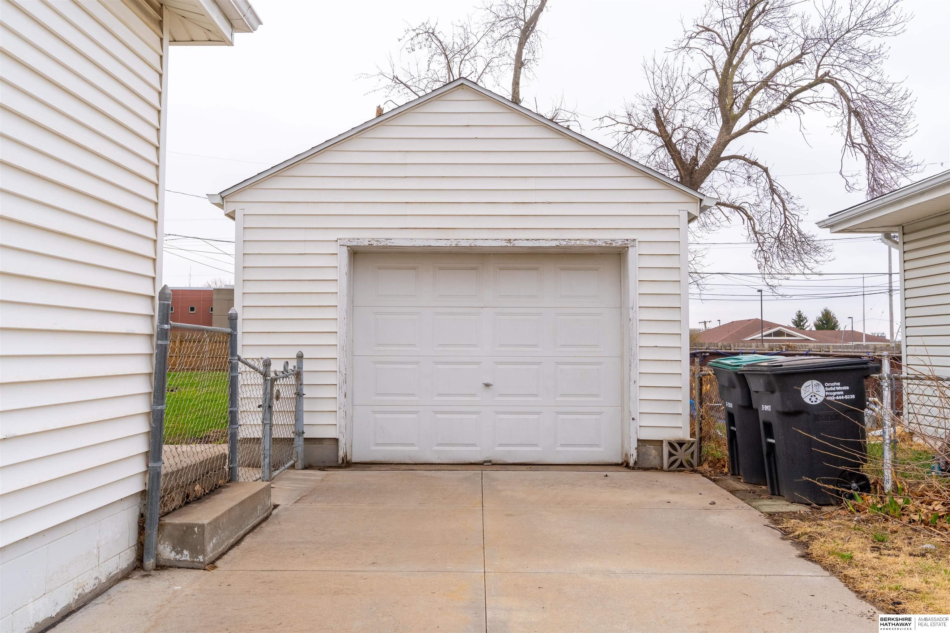 Omaha, Nebraska 68124, United States, 3 Bedrooms Bedrooms, ,2 BathroomsBathrooms,Residential,Pending,100482