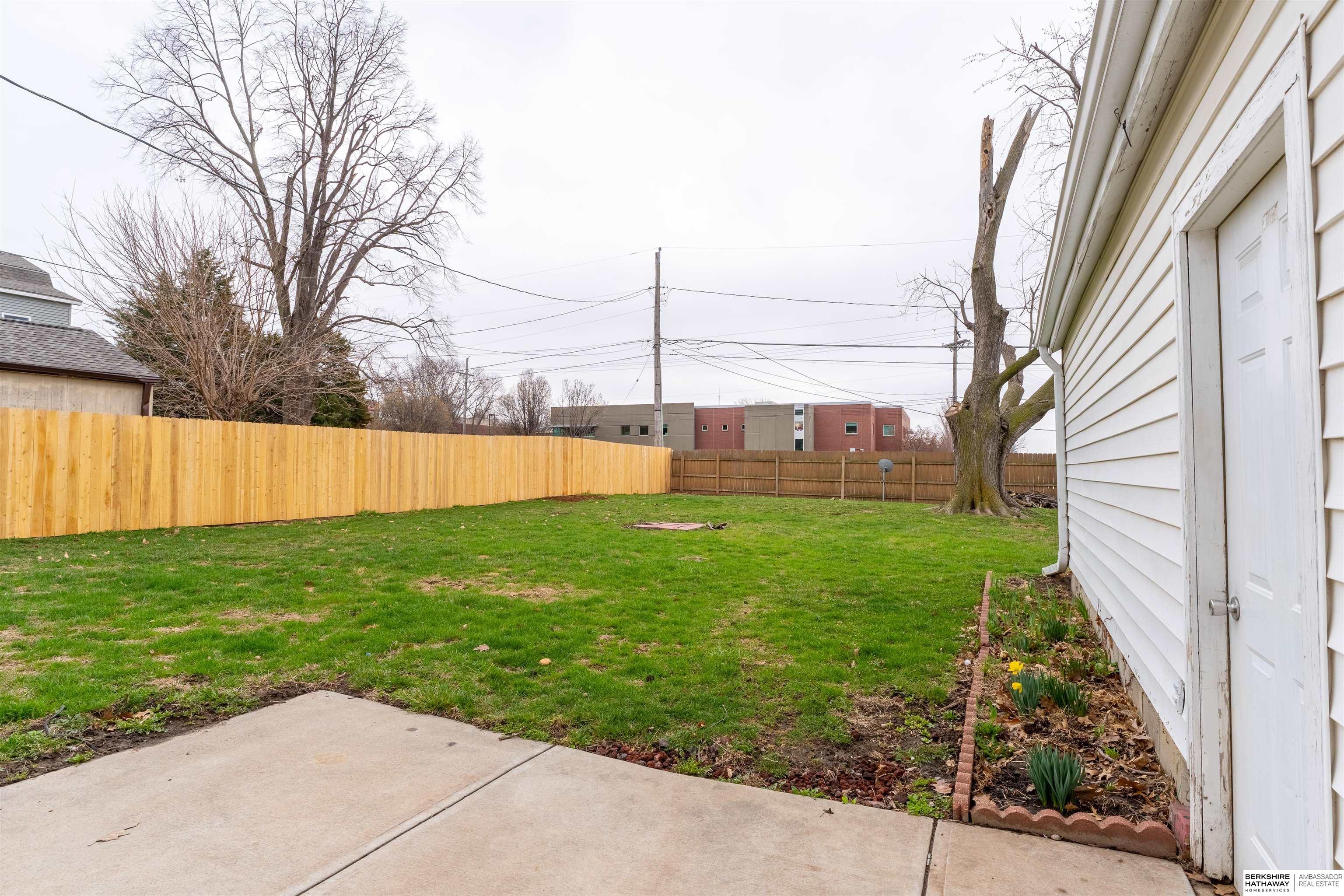 Omaha, Nebraska 68124, United States, 3 Bedrooms Bedrooms, ,2 BathroomsBathrooms,Residential,Pending,100482