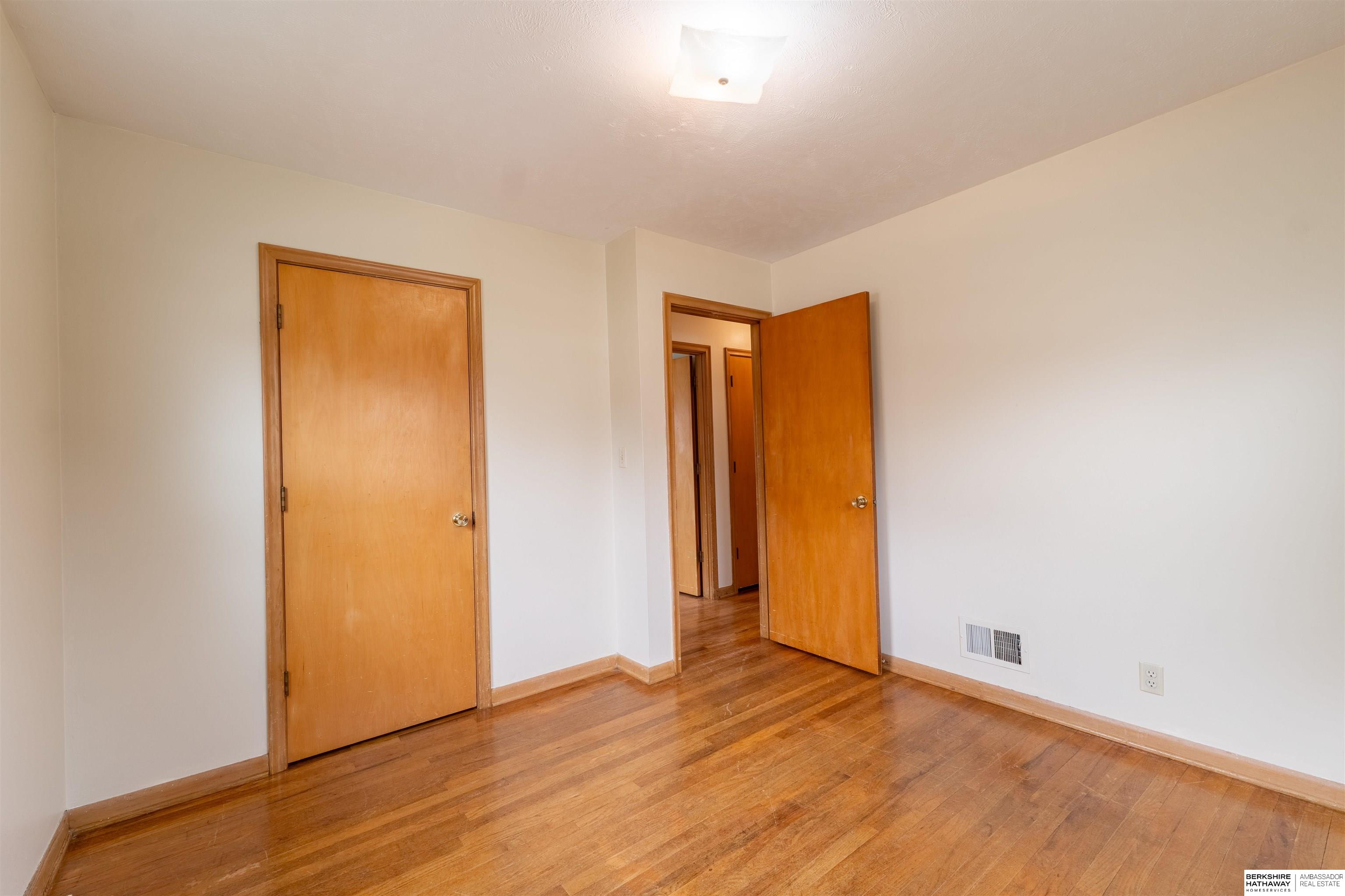 Omaha, Nebraska 68124, United States, 3 Bedrooms Bedrooms, ,2 BathroomsBathrooms,Residential,Pending,100482