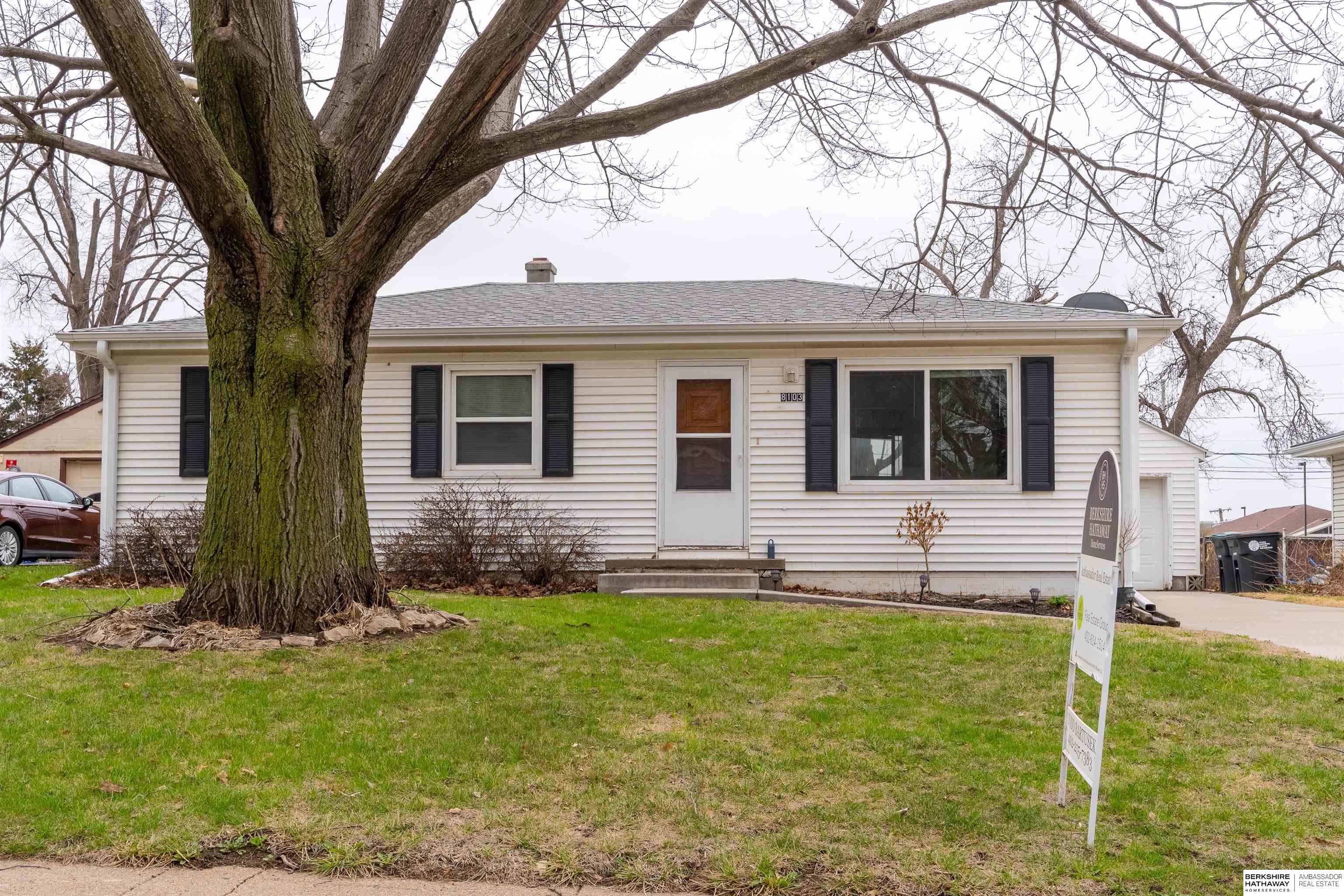 Omaha, Nebraska 68124, United States, 3 Bedrooms Bedrooms, ,2 BathroomsBathrooms,Residential,Pending,100482