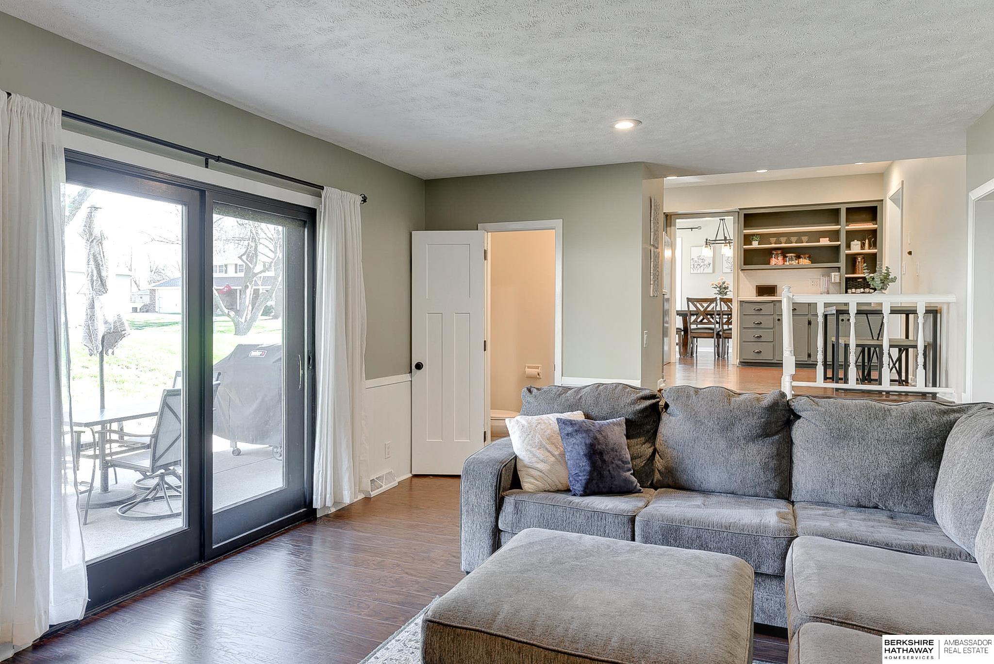 Elkhorn, Nebraska 68022, United States, 4 Bedrooms Bedrooms, ,3 BathroomsBathrooms,Residential,Pending,105746