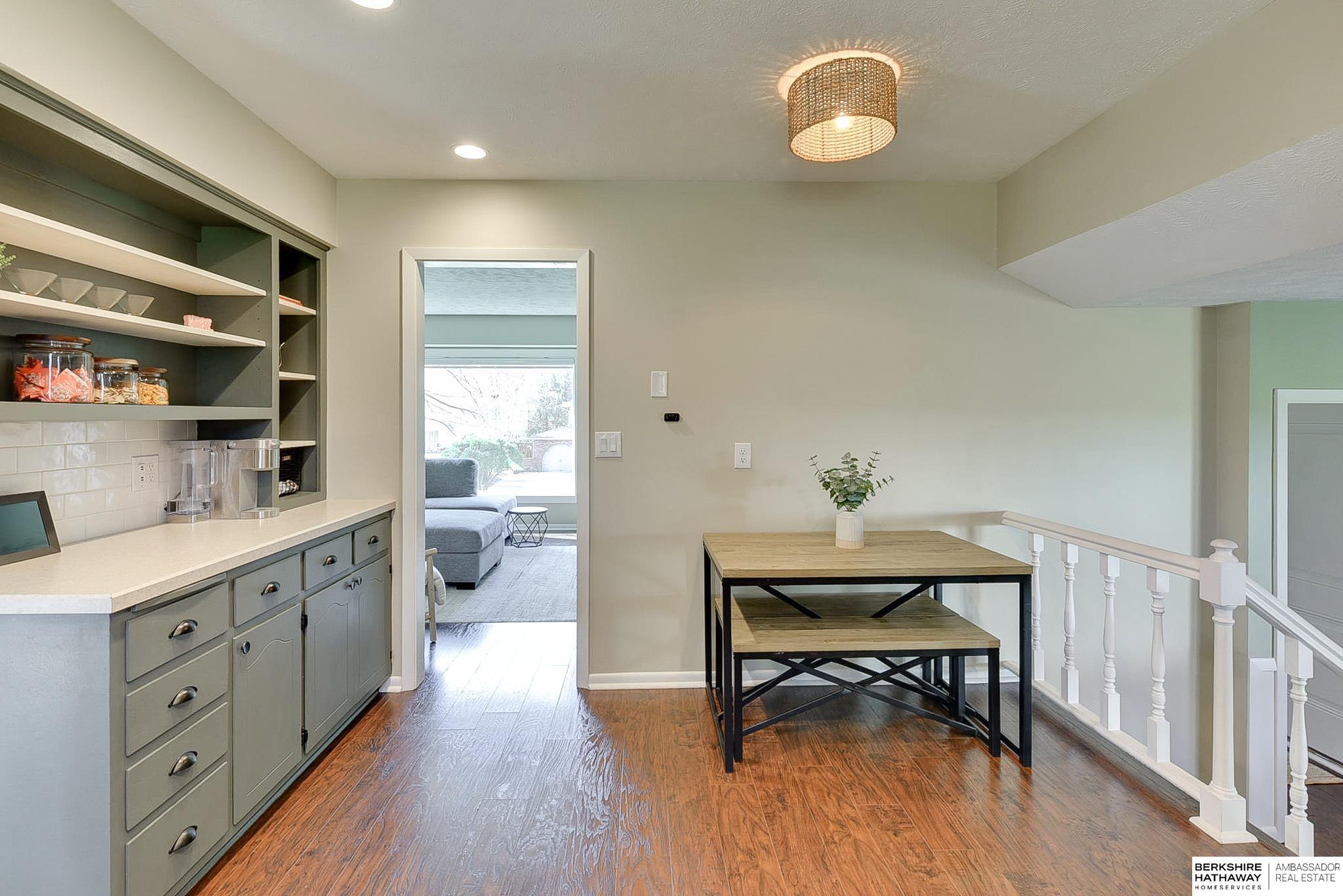 Elkhorn, Nebraska 68022, United States, 4 Bedrooms Bedrooms, ,3 BathroomsBathrooms,Residential,Pending,105746