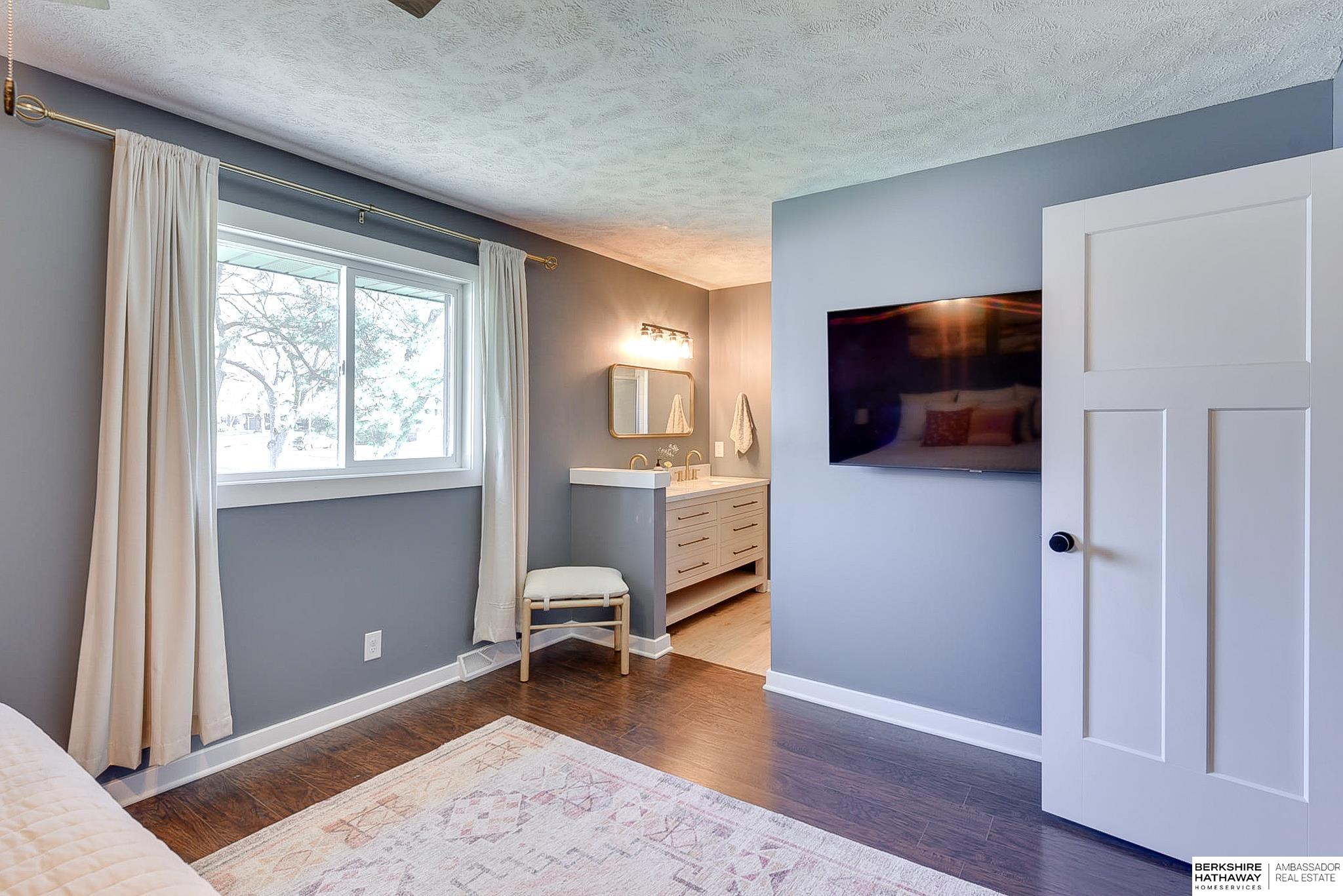 Elkhorn, Nebraska 68022, United States, 4 Bedrooms Bedrooms, ,3 BathroomsBathrooms,Residential,Pending,105746