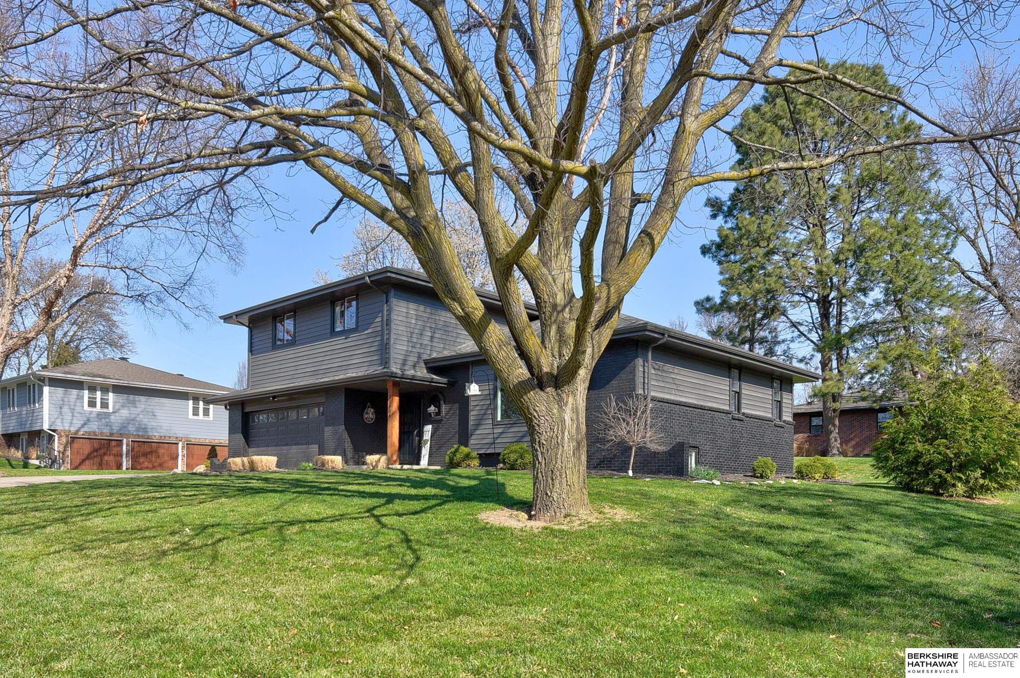 Elkhorn, Nebraska 68022, United States, 4 Bedrooms Bedrooms, ,3 BathroomsBathrooms,Residential,Pending,105746