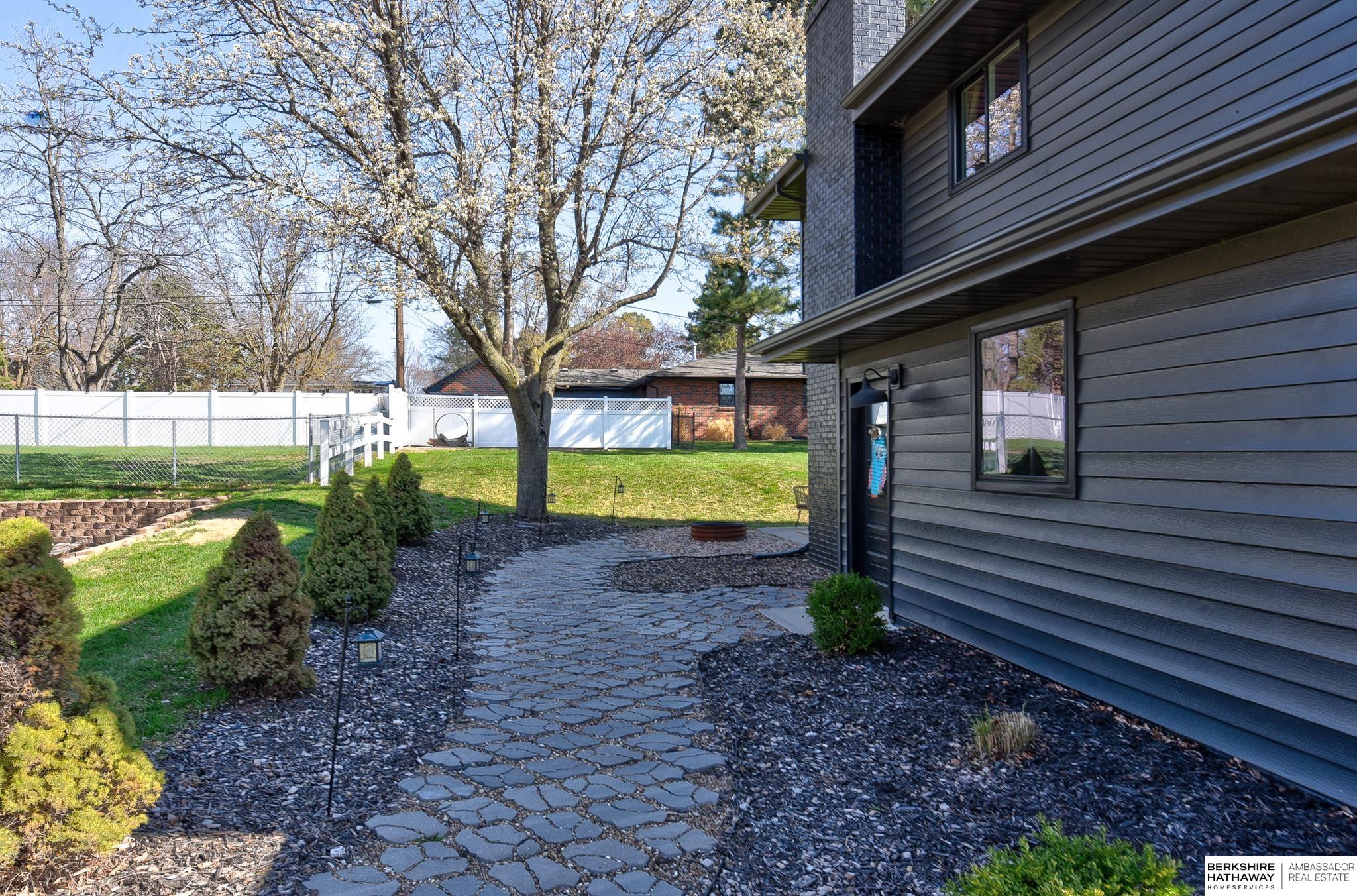 Elkhorn, Nebraska 68022, United States, 4 Bedrooms Bedrooms, ,3 BathroomsBathrooms,Residential,Pending,105746