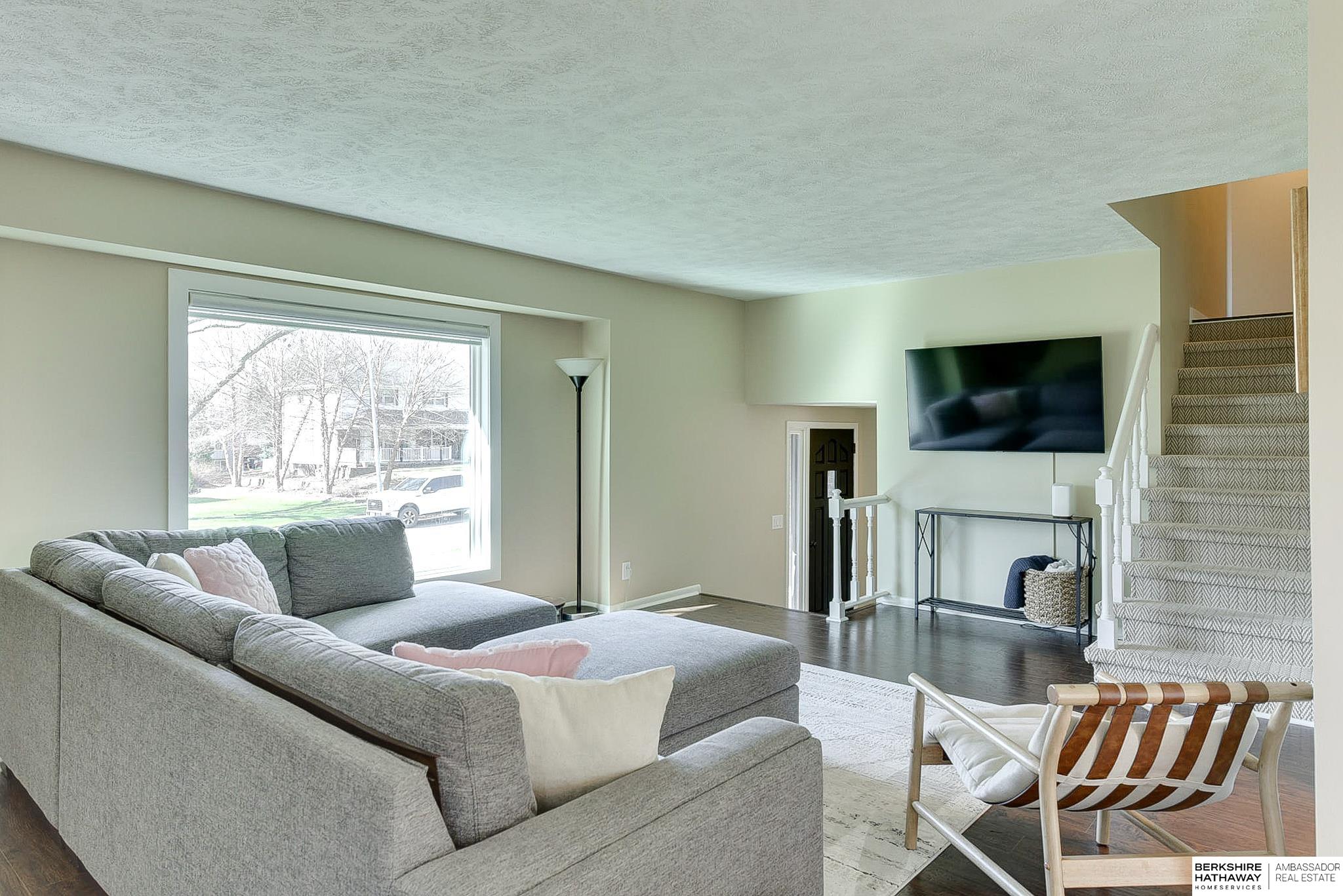 Elkhorn, Nebraska 68022, United States, 4 Bedrooms Bedrooms, ,3 BathroomsBathrooms,Residential,Pending,105746