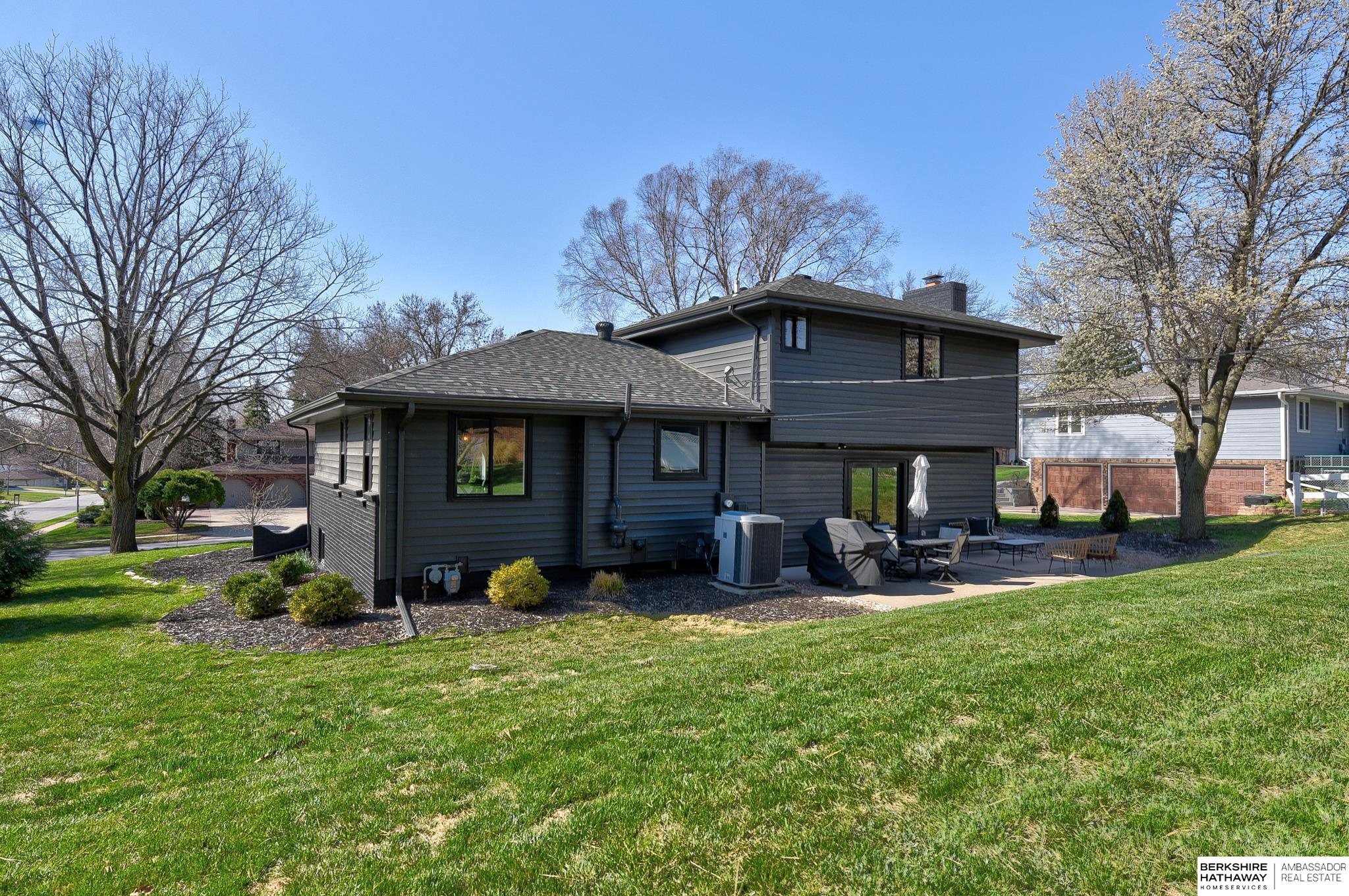 Elkhorn, Nebraska 68022, United States, 4 Bedrooms Bedrooms, ,3 BathroomsBathrooms,Residential,Pending,105746