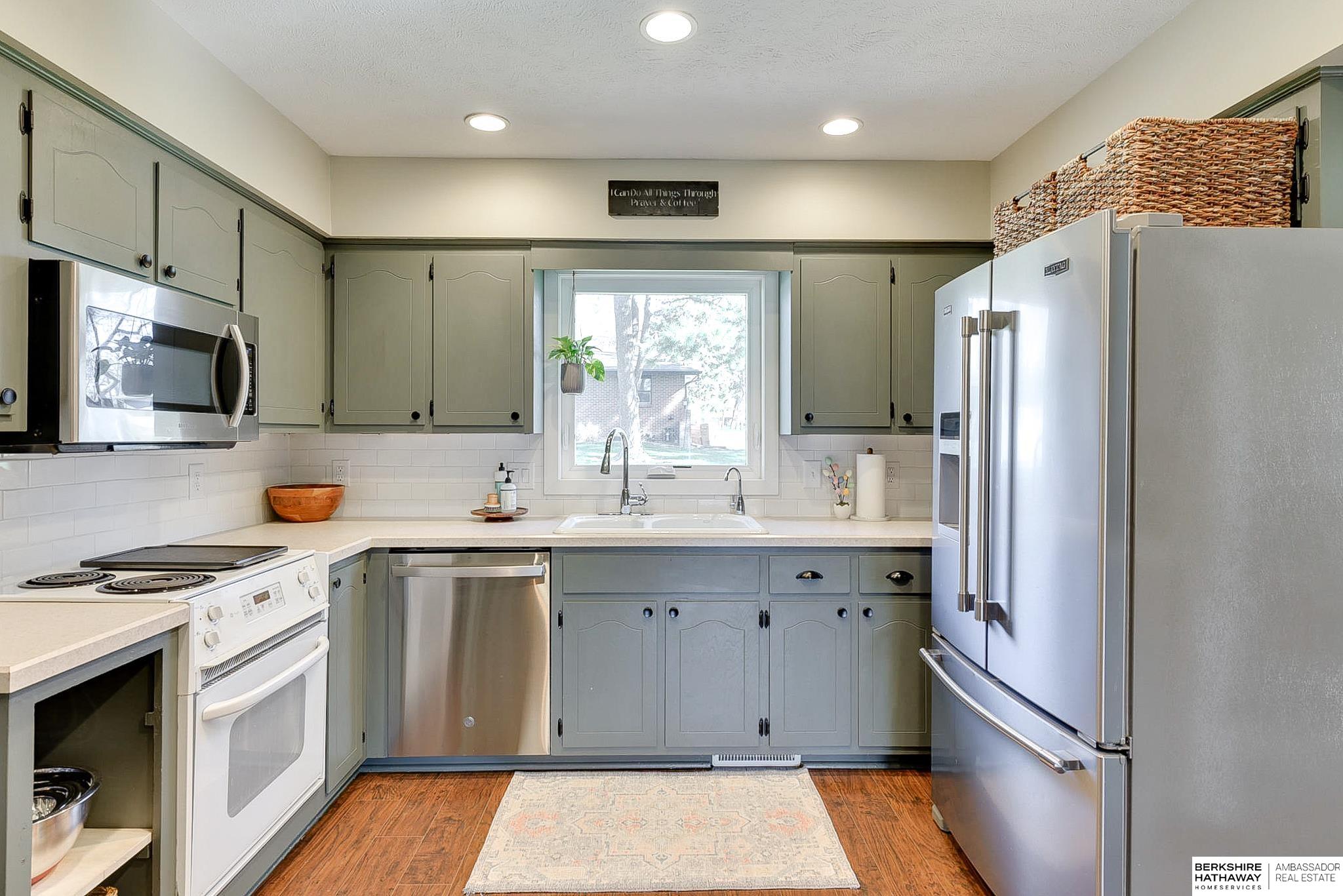 Elkhorn, Nebraska 68022, United States, 4 Bedrooms Bedrooms, ,3 BathroomsBathrooms,Residential,Pending,105746