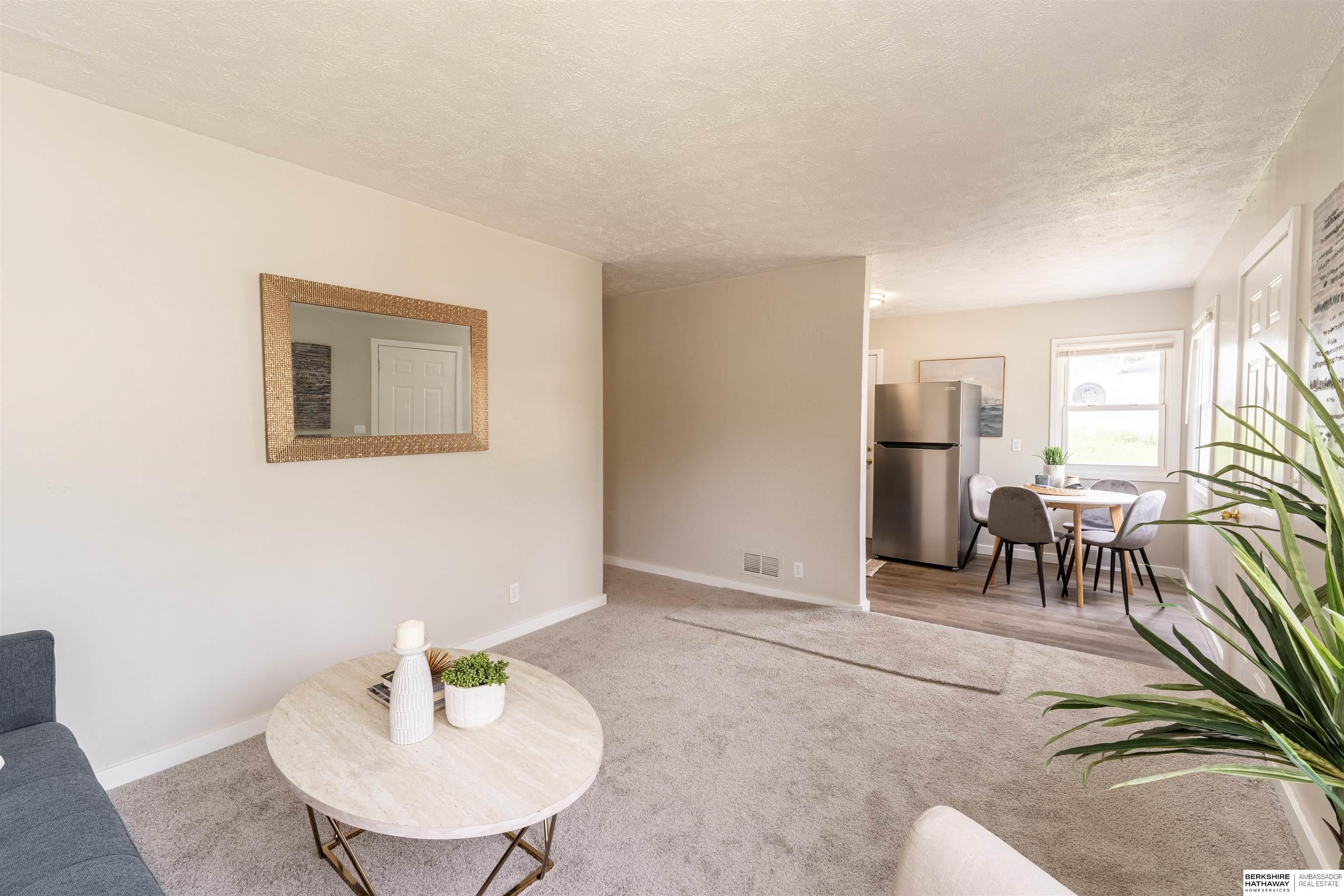 Omaha, Nebraska 68111, United States, 3 Bedrooms Bedrooms, ,1 BathroomBathrooms,Residential,Pending,115294