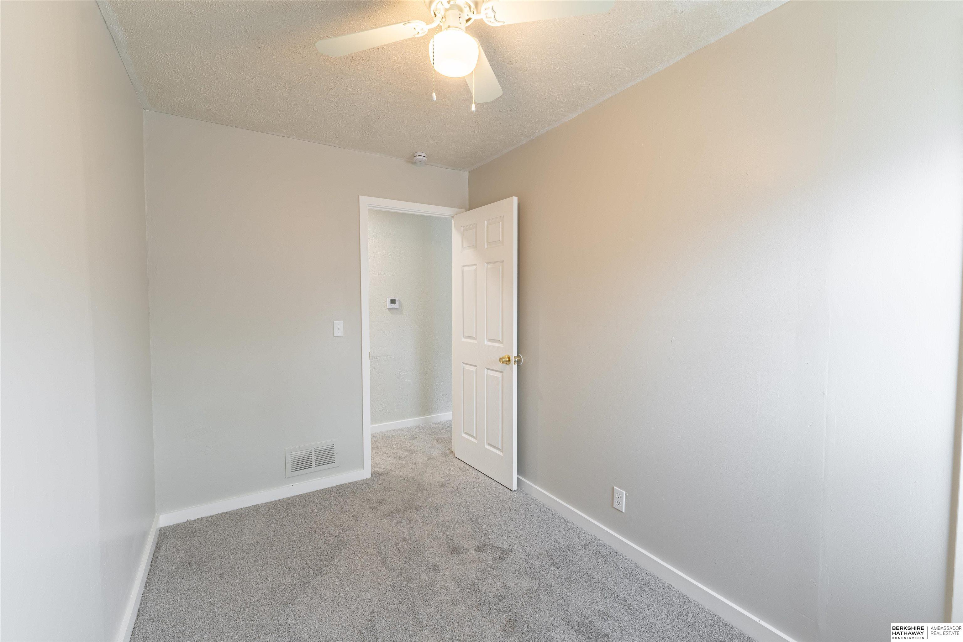 Omaha, Nebraska 68111, United States, 3 Bedrooms Bedrooms, ,1 BathroomBathrooms,Residential,Pending,115294