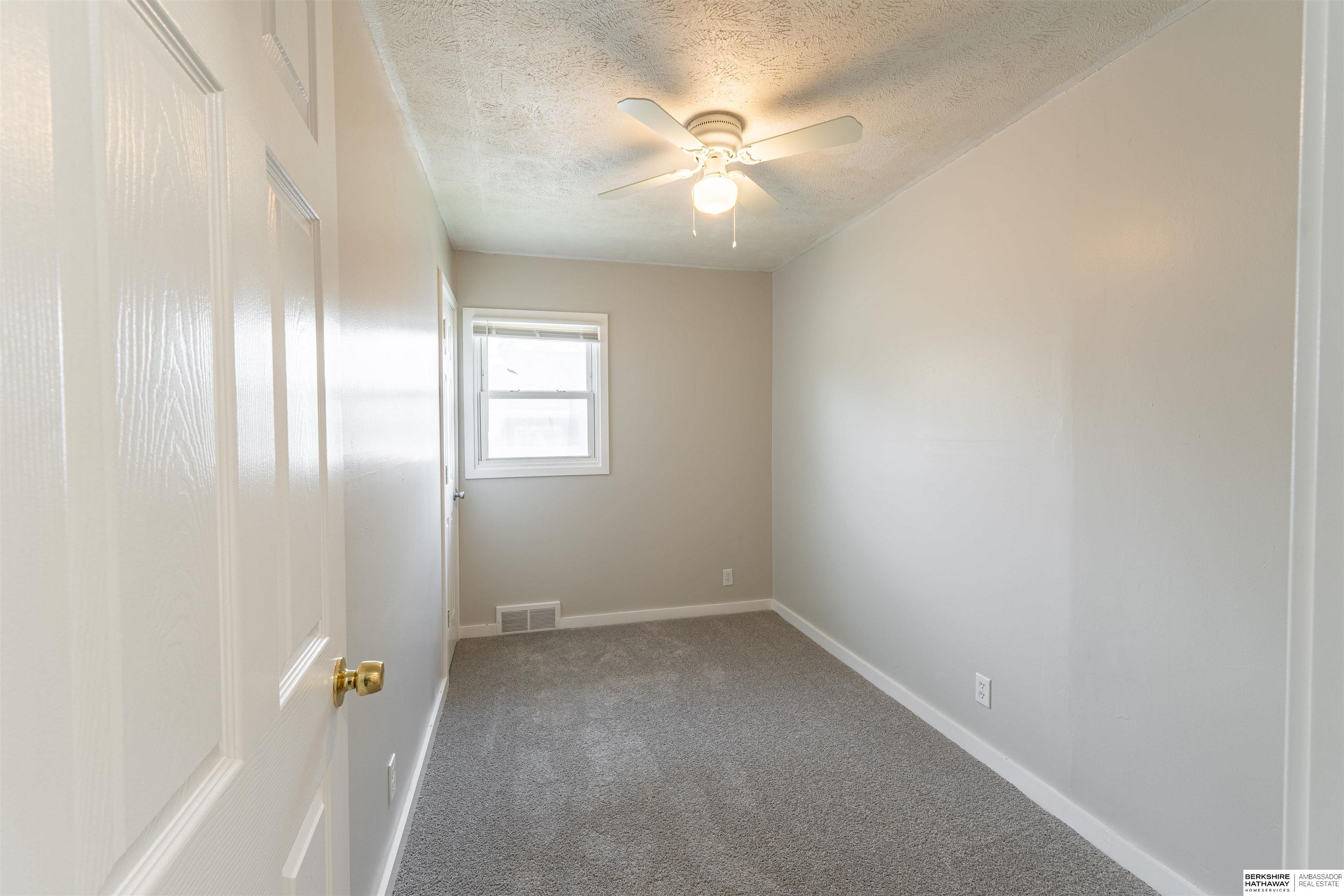 Omaha, Nebraska 68111, United States, 3 Bedrooms Bedrooms, ,1 BathroomBathrooms,Residential,Pending,115294