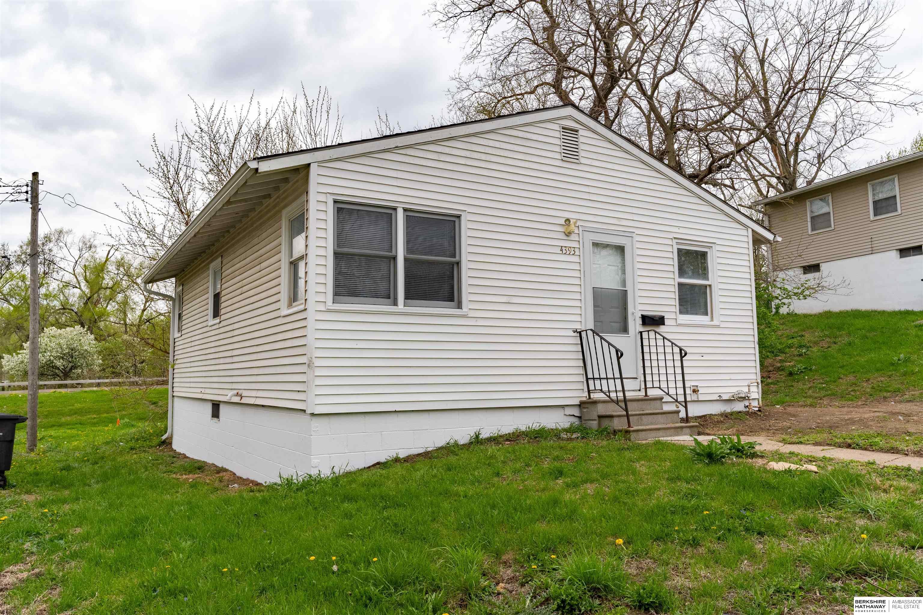 Omaha, Nebraska 68111, United States, 3 Bedrooms Bedrooms, ,1 BathroomBathrooms,Residential,Pending,115294