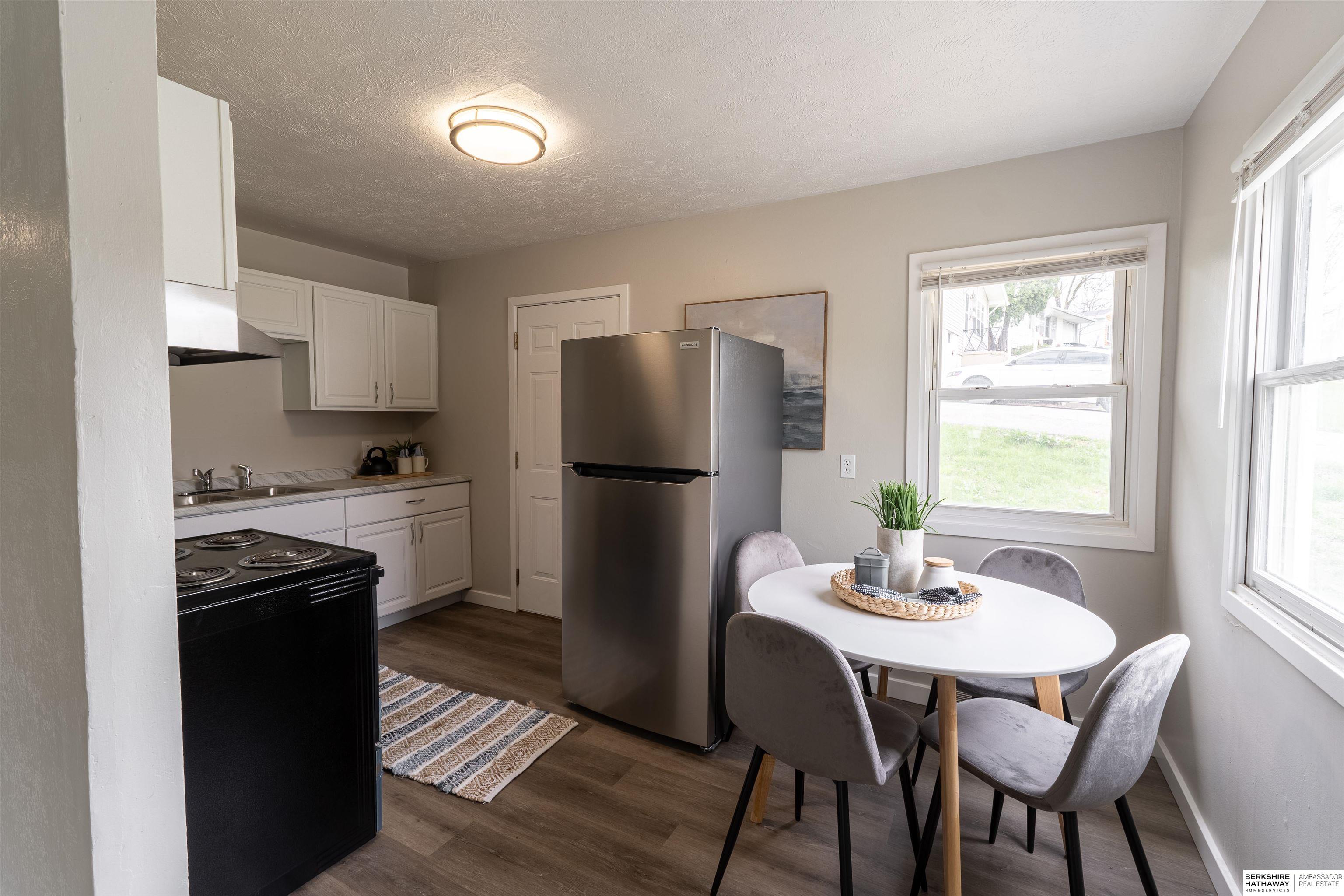 Omaha, Nebraska 68111, United States, 3 Bedrooms Bedrooms, ,1 BathroomBathrooms,Residential,Pending,115294