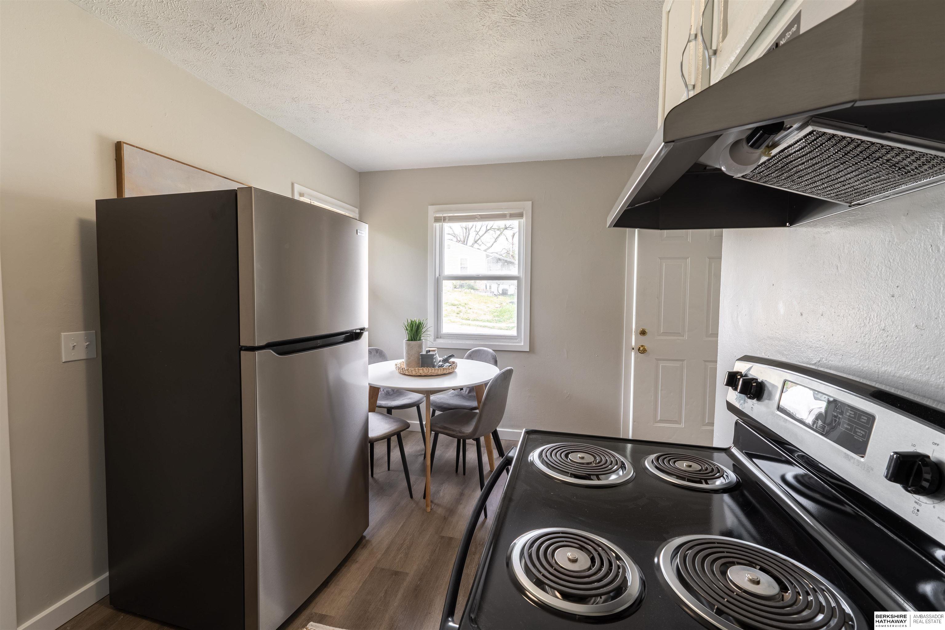 Omaha, Nebraska 68111, United States, 3 Bedrooms Bedrooms, ,1 BathroomBathrooms,Residential,Pending,115294