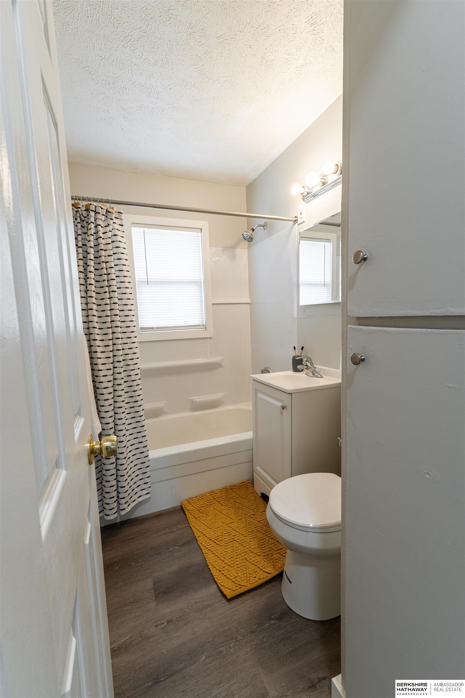 Omaha, Nebraska 68111, United States, 3 Bedrooms Bedrooms, ,1 BathroomBathrooms,Residential,Pending,115294