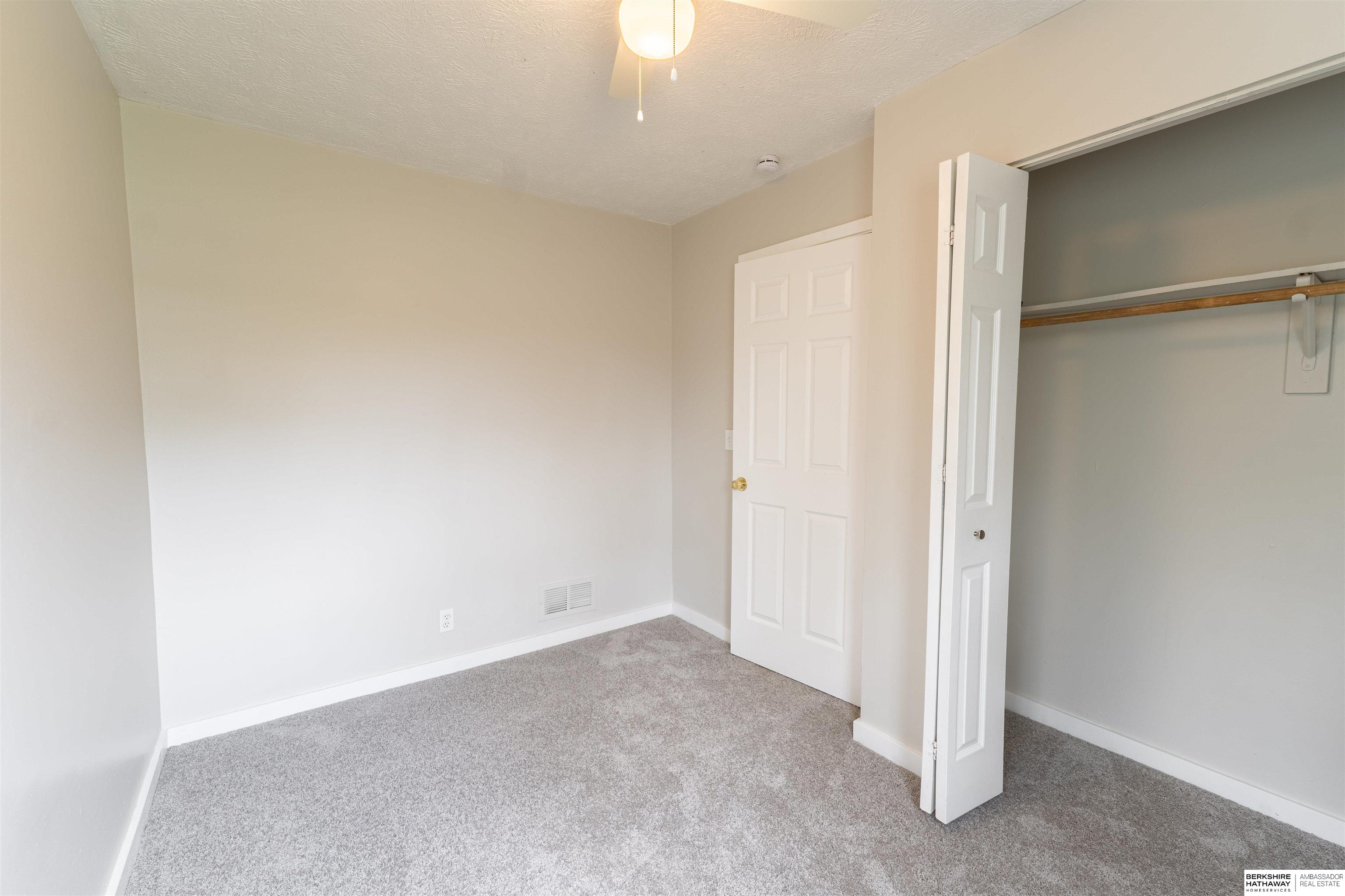 Omaha, Nebraska 68111, United States, 3 Bedrooms Bedrooms, ,1 BathroomBathrooms,Residential,Pending,115294